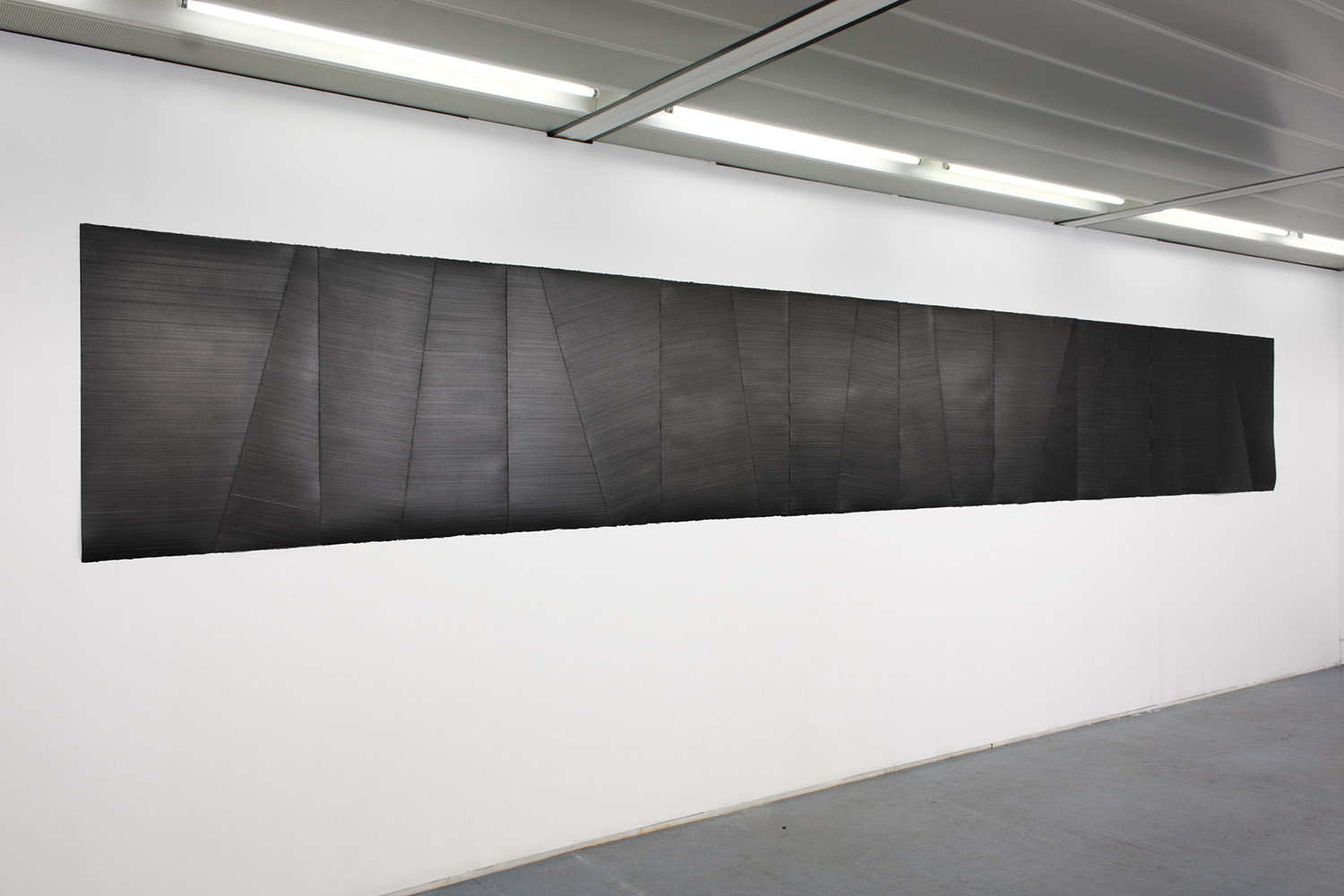 Sans titre, 2017graphite sur papier, 90x635cm