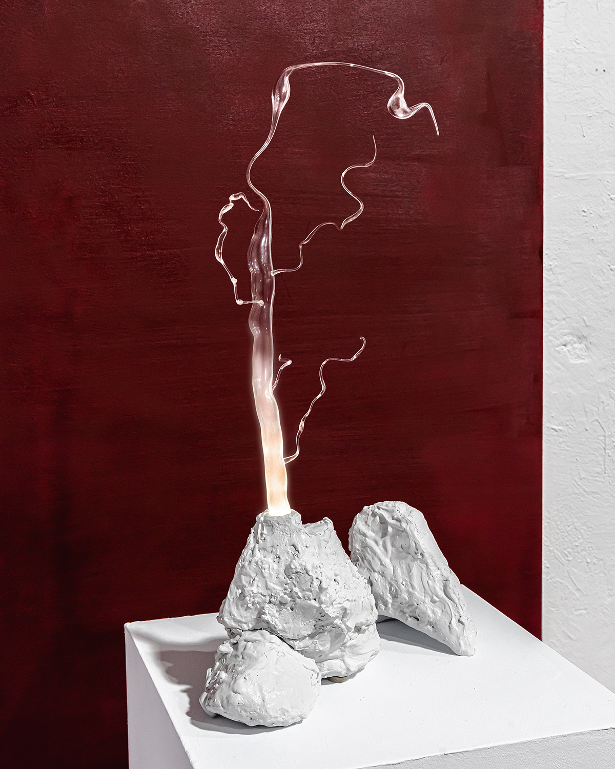 Cestum Veneris I (Cinturón de Venus I) made with Blown Glass, exhibited at Plataforma 2, Plaja Studio