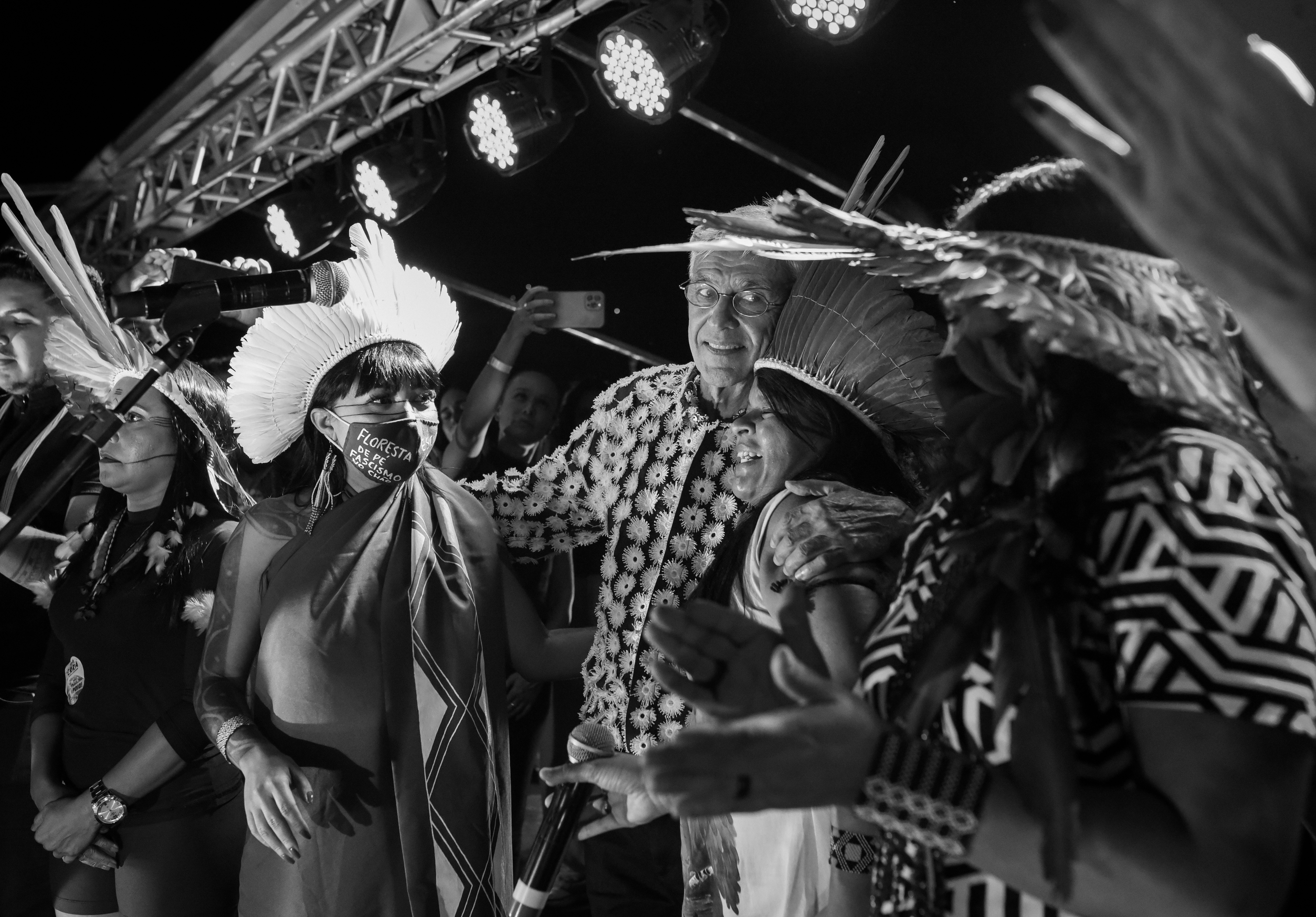 Célia Xakriabá, Sônia Guanabara e Caetano Veloso 