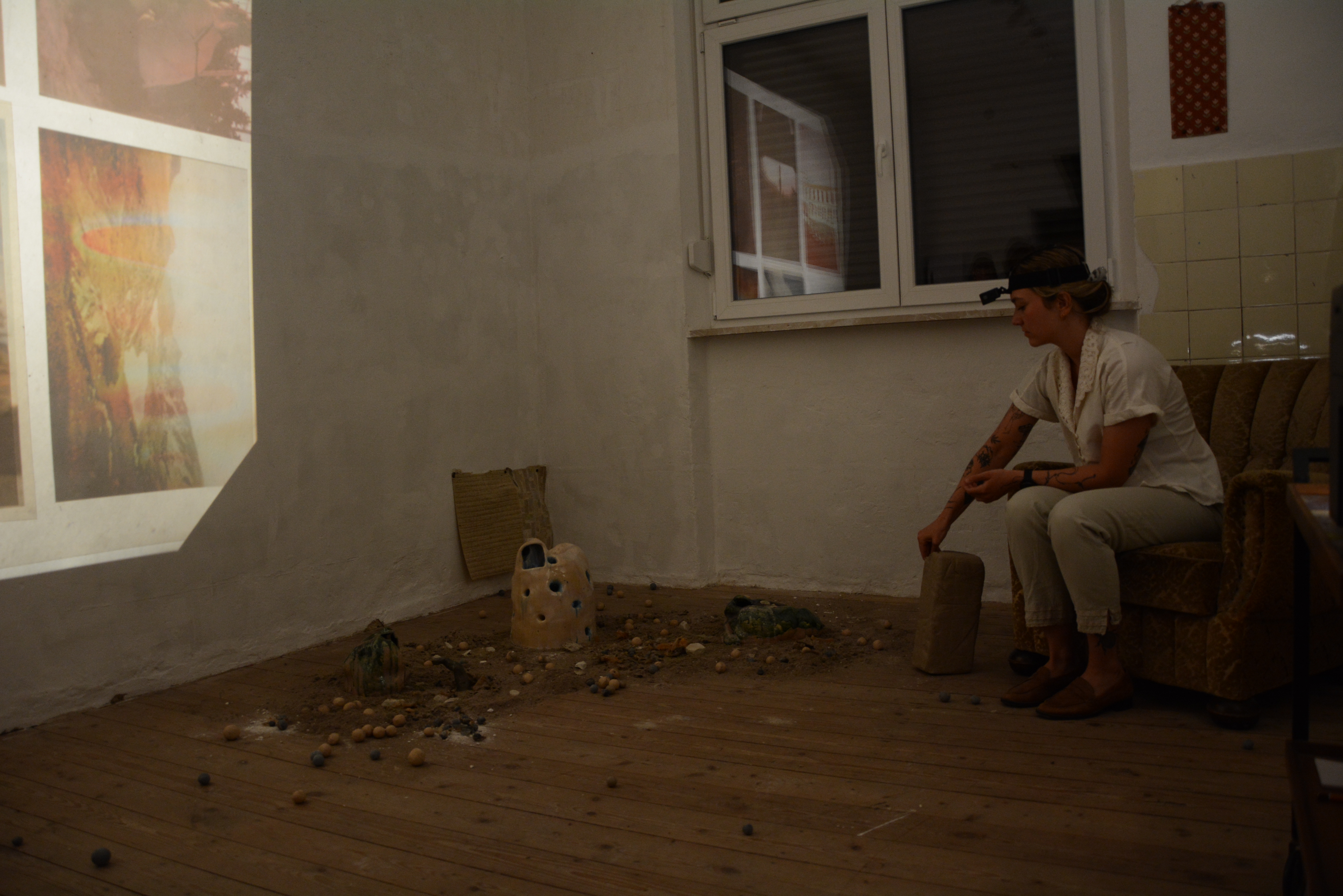 Performance Residecy "A Perfect Lullaby" 2024, with Lucy Gr&uuml;ndling, Edel Extra