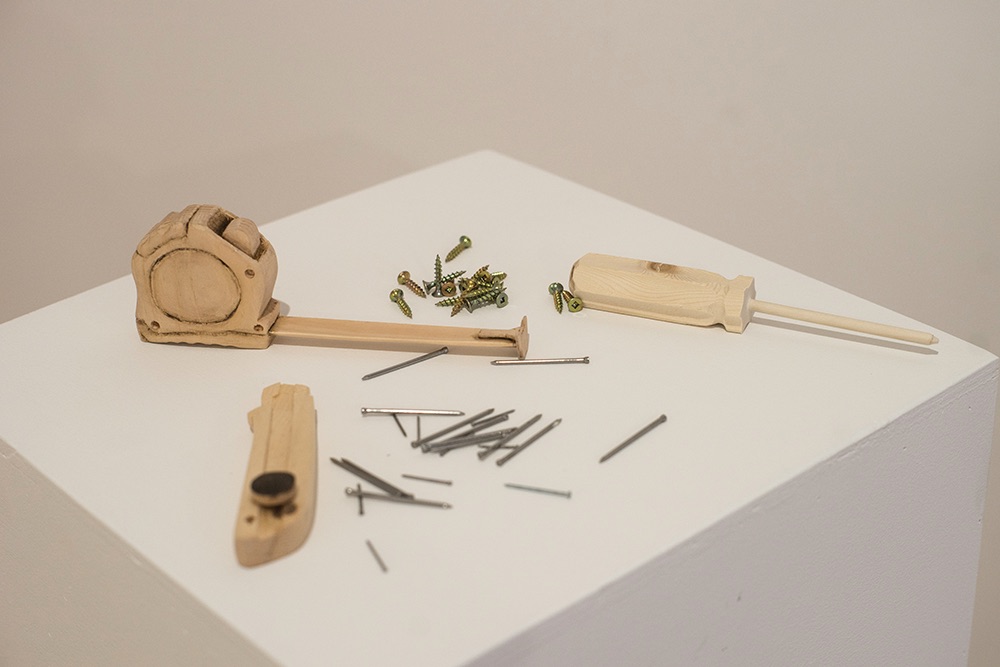 Hansé Galipeau Théberge. Montage en cours, Atoll art actuel, 2018. © Gracieuseté de l'artiste / Hansé Galipeau Théberge.