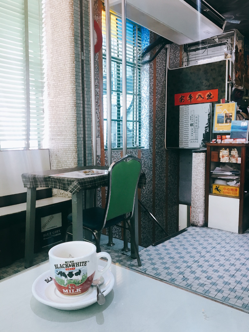 Cha chaan teng, Mido Cafe in Yau Ma Tei © Yoshika Kon