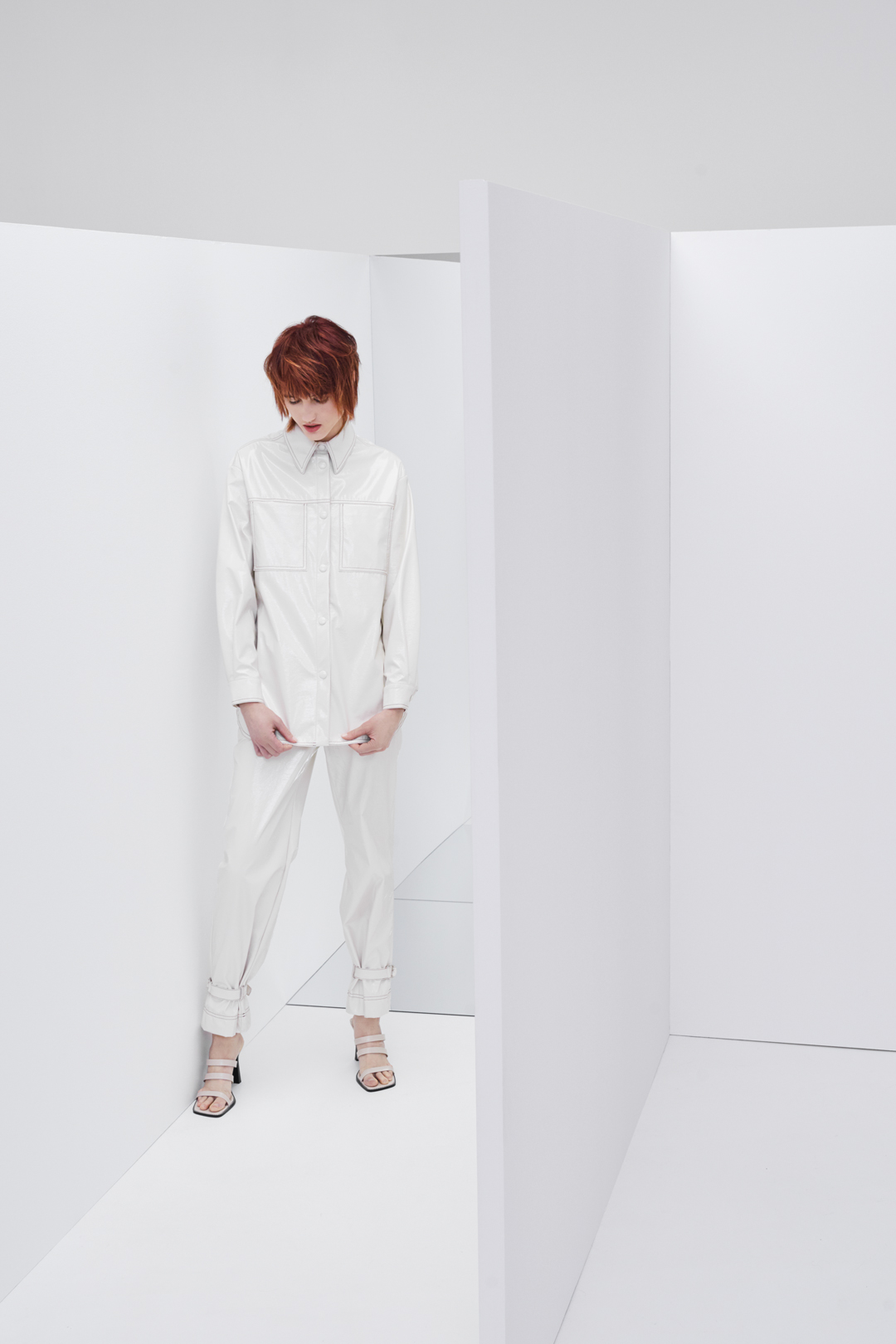 Vinyl suit Sfizio / Striped sandals Mango