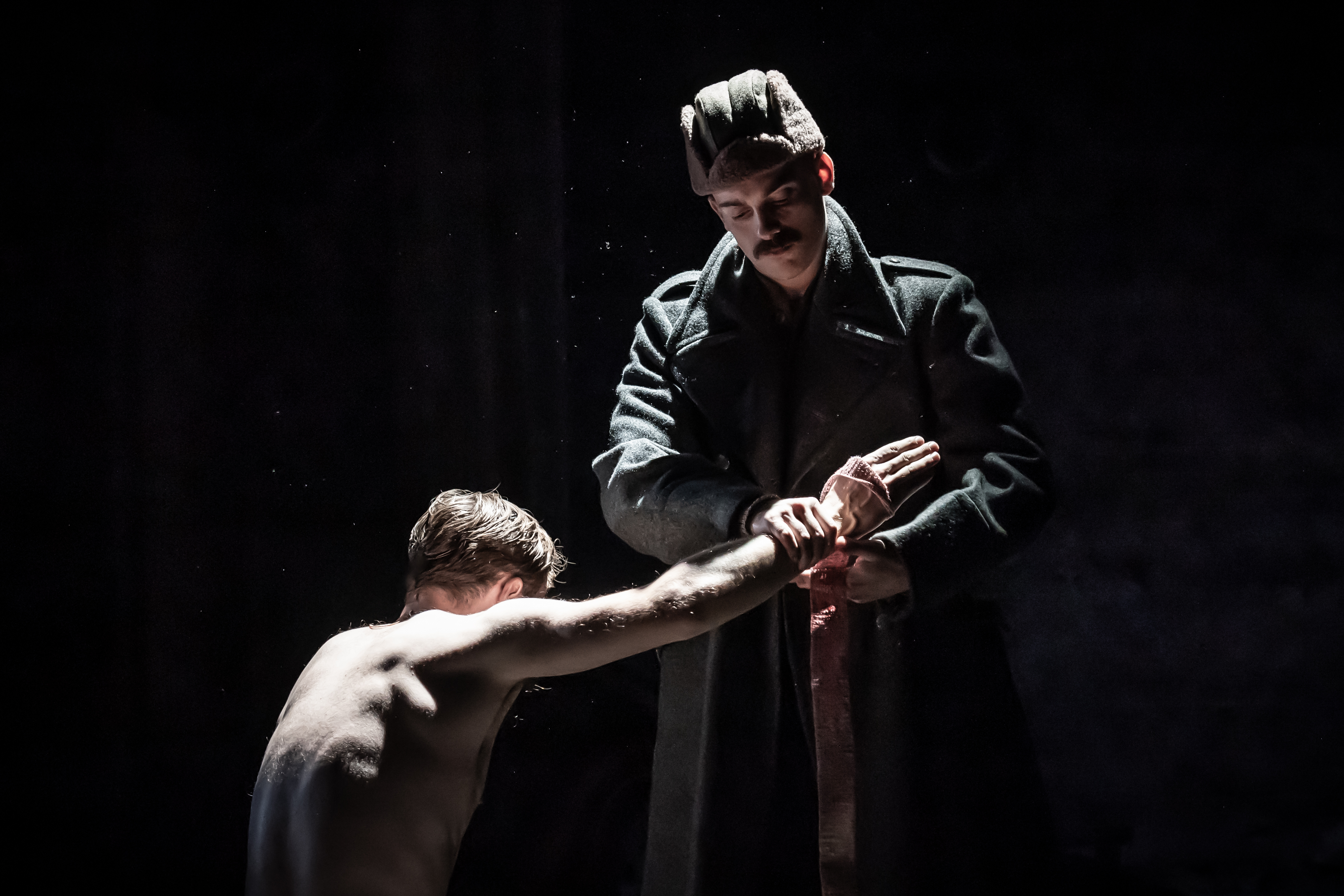 Cold War, Almeida Theatre, Photograph by Marc Brenner