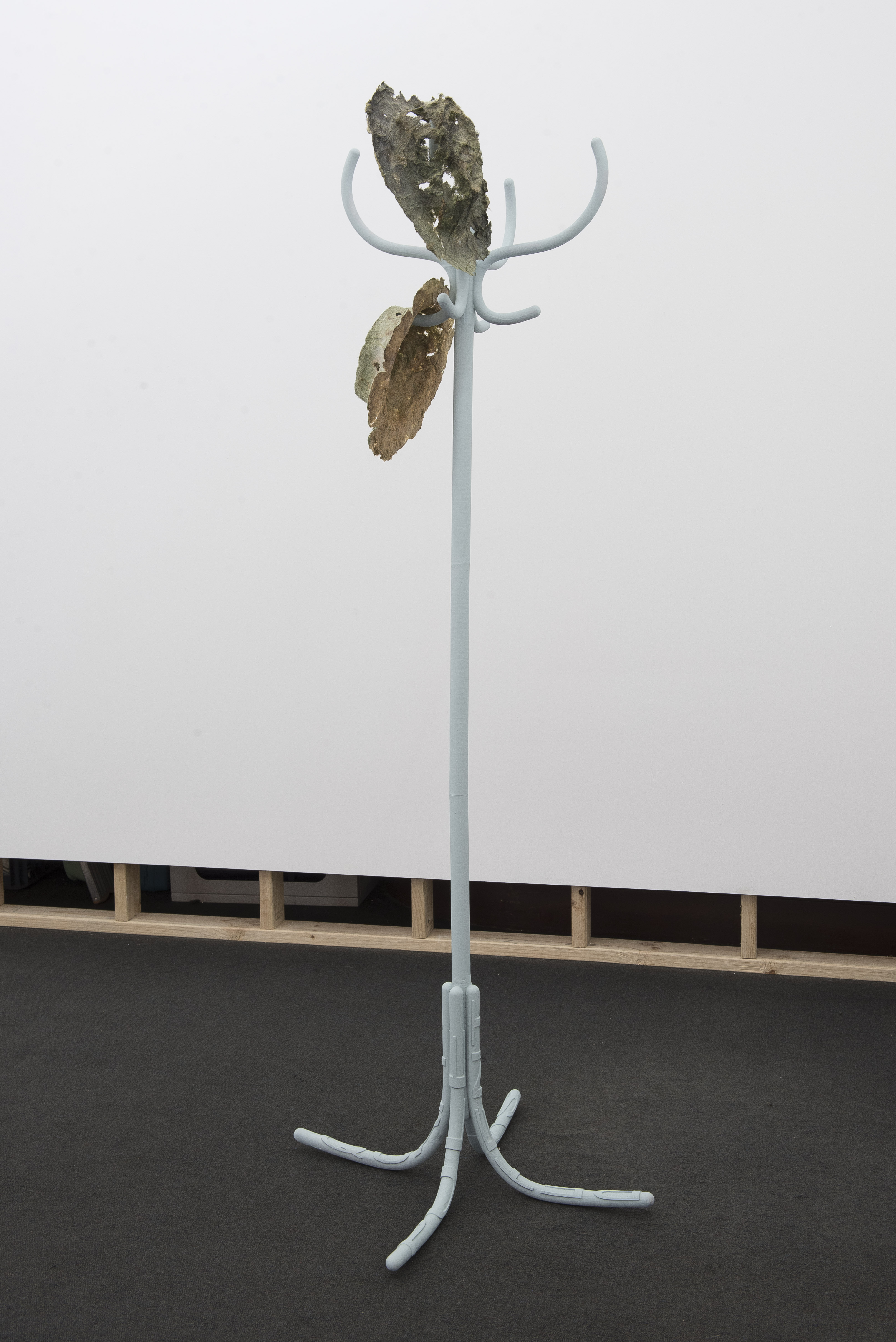 Jordan Halsall, Fertilizer (Pule), 2020, Epoxy finished thermoplastic, polyactic acid, wheatgrass pulp, 170 x 60 x 60 cm