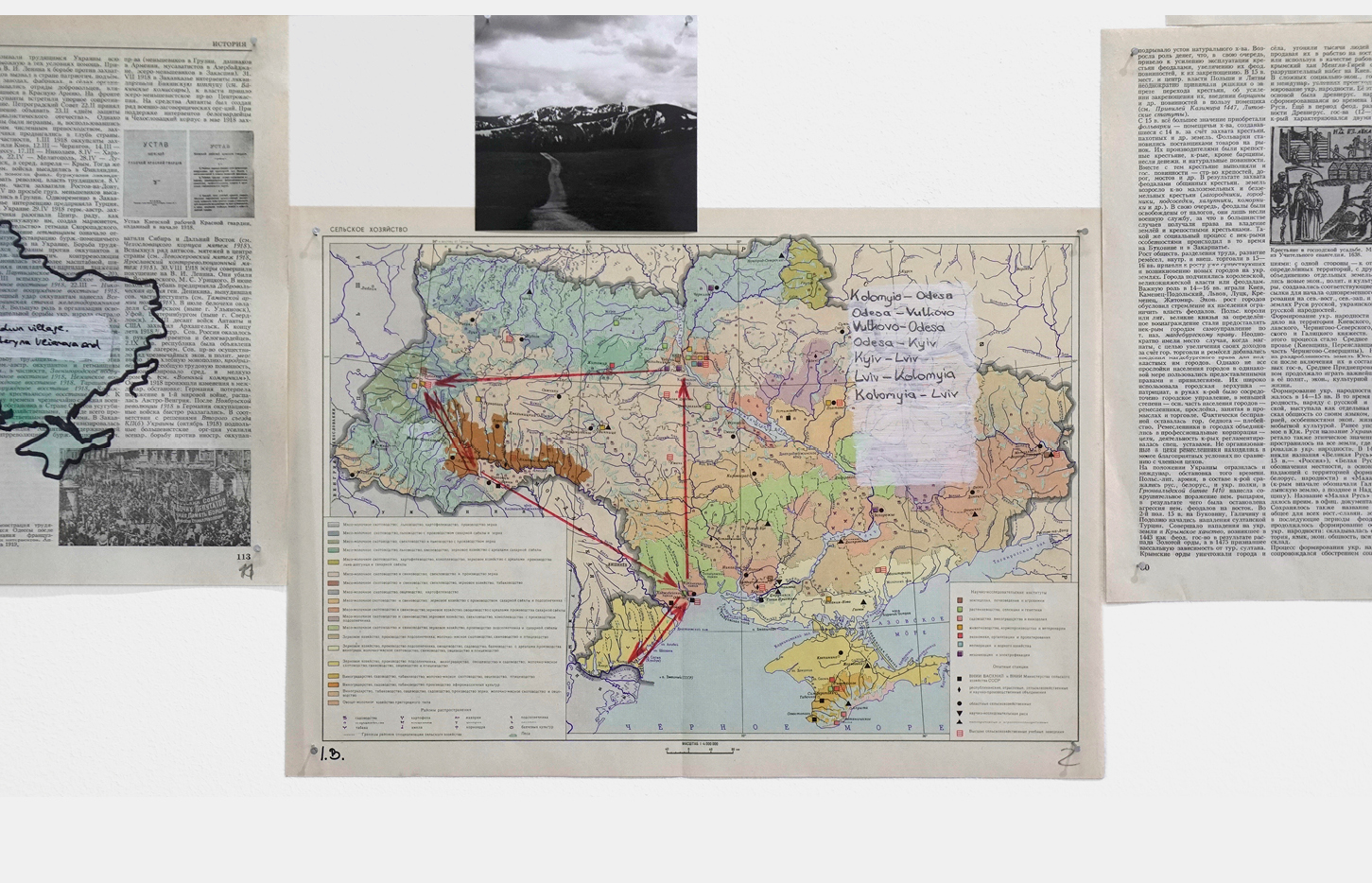 Installation view: Preparing Passages — Before And After The Independence Day Exhibition – Group (2022)