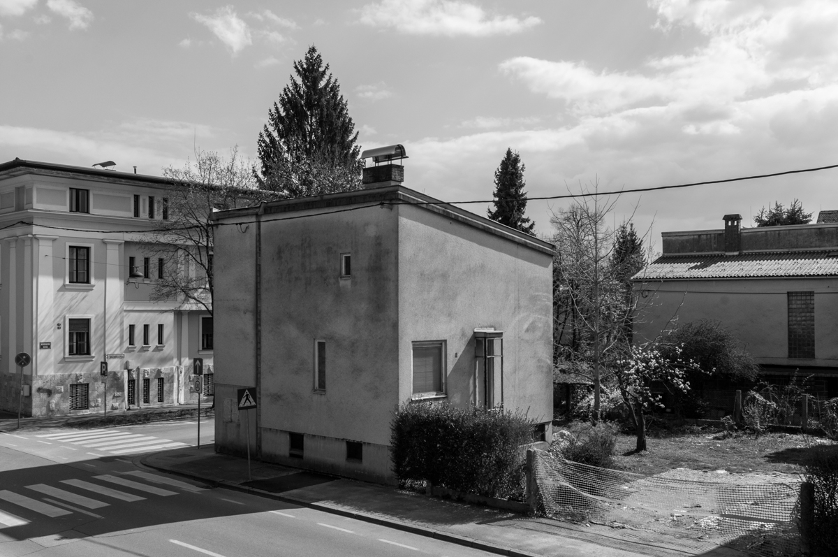 Hi&scaron;a na Mirju, Ljubljana / 1963, Oton Jugovec
