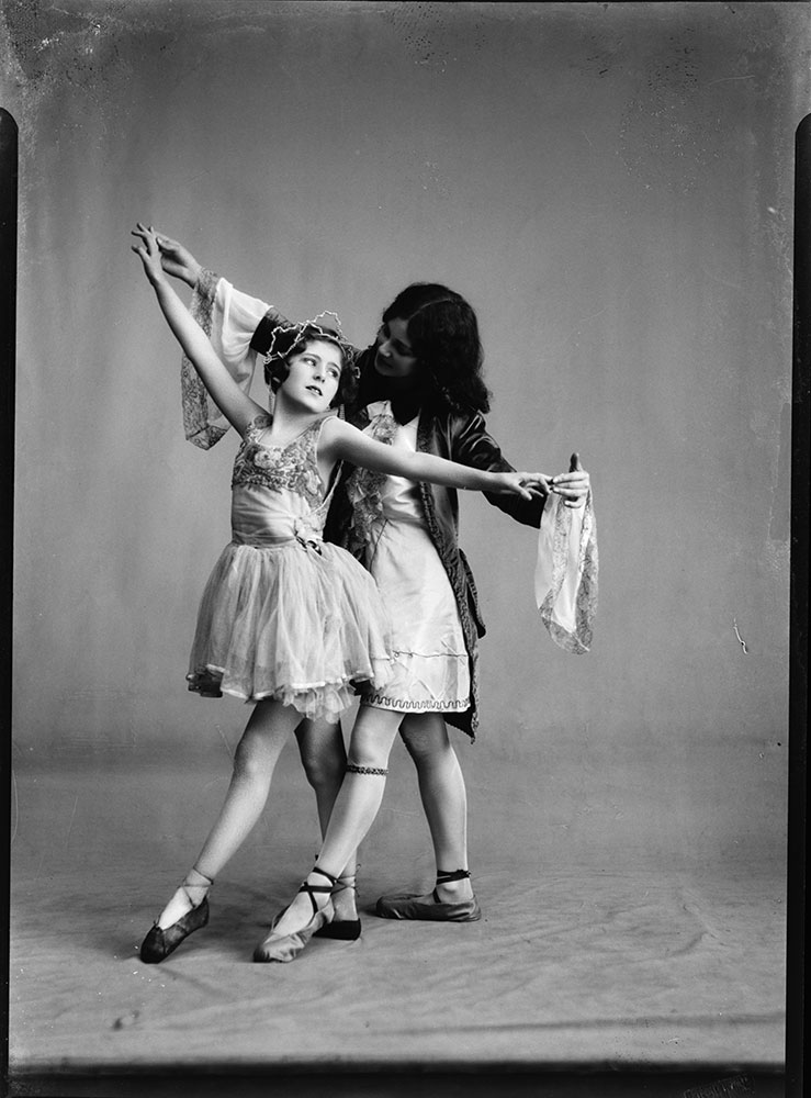 original image by Cuba Photographic Studio via Te Papa