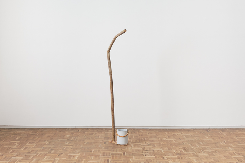 Asemahle Ntlonti, Imiyalo I (2025) | Wood, acrylic paint and linseed oil, 193 x 42 x 23 cm