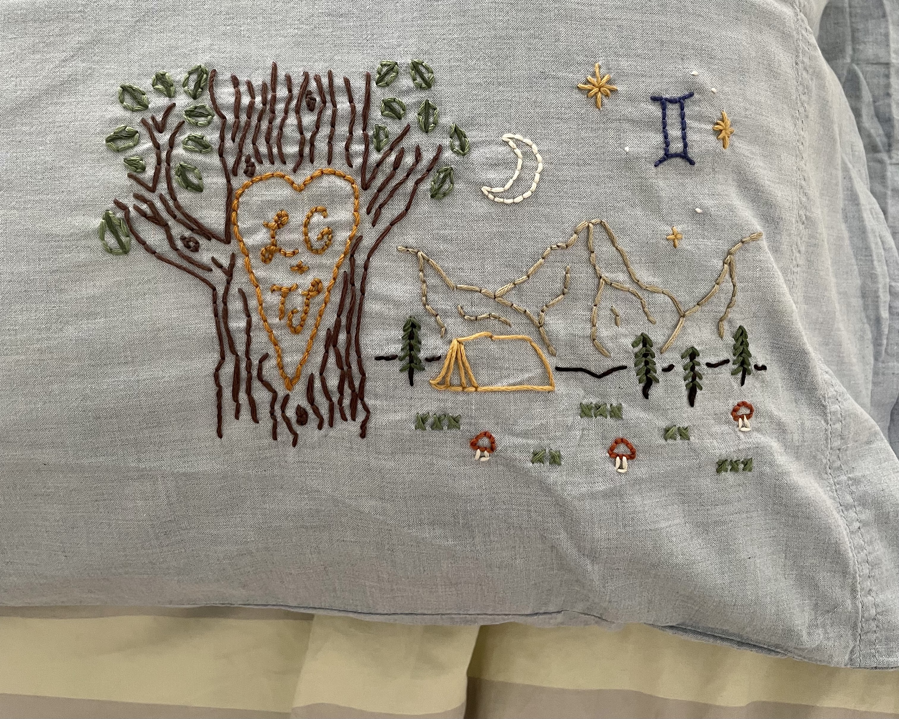 Hand-embroidered Pillow Case Set (1/2) for Evan Joan Repair