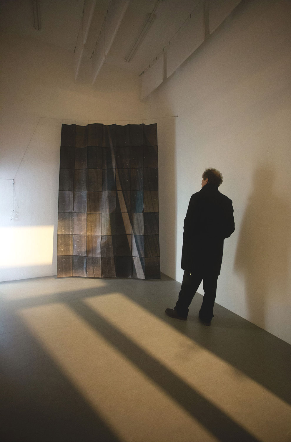 © Esmee VAN ZEEVENTER Paper Curtain