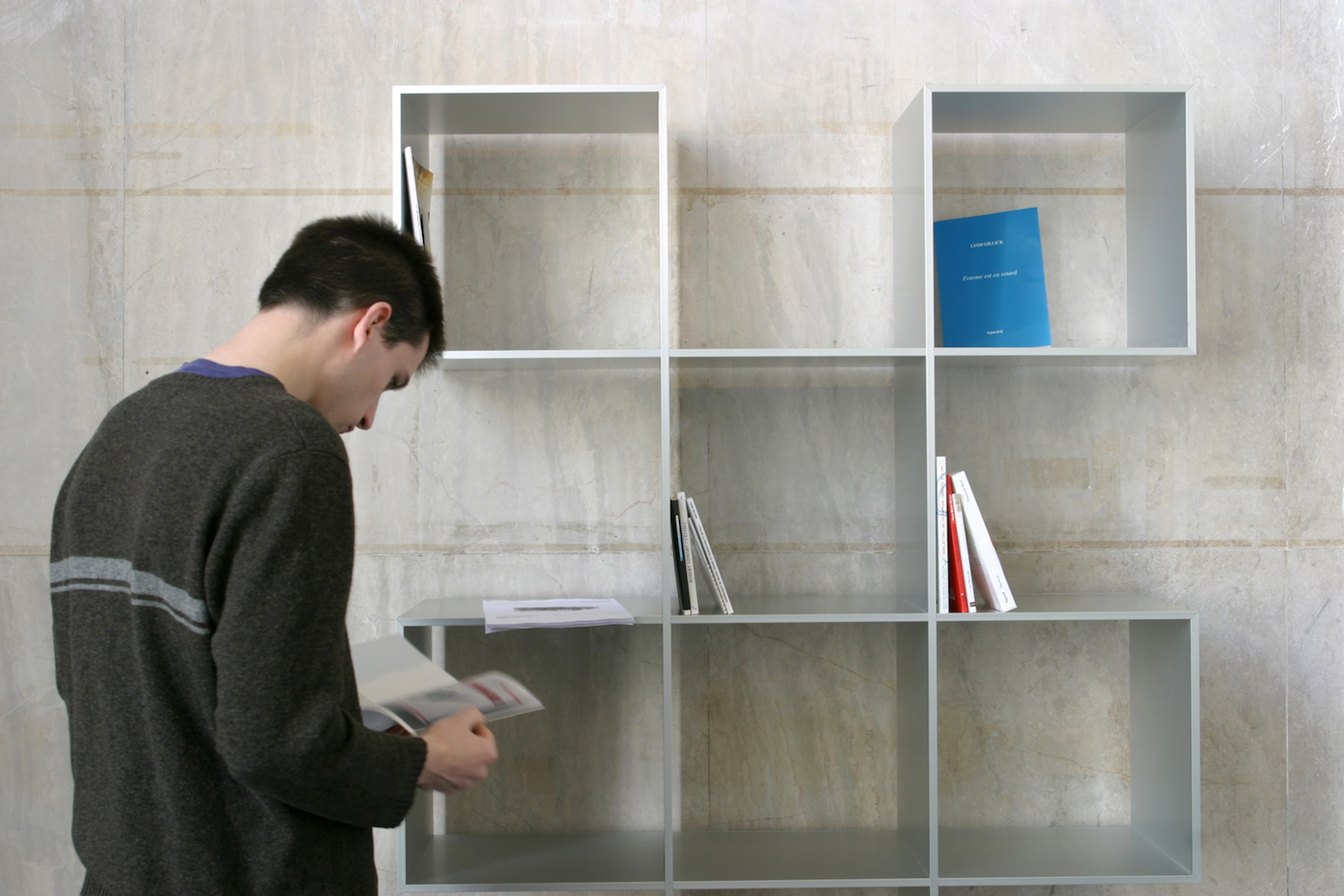 A short text on the possibilities of creating an economy of equivalence, Palais de Tokyo, 2005