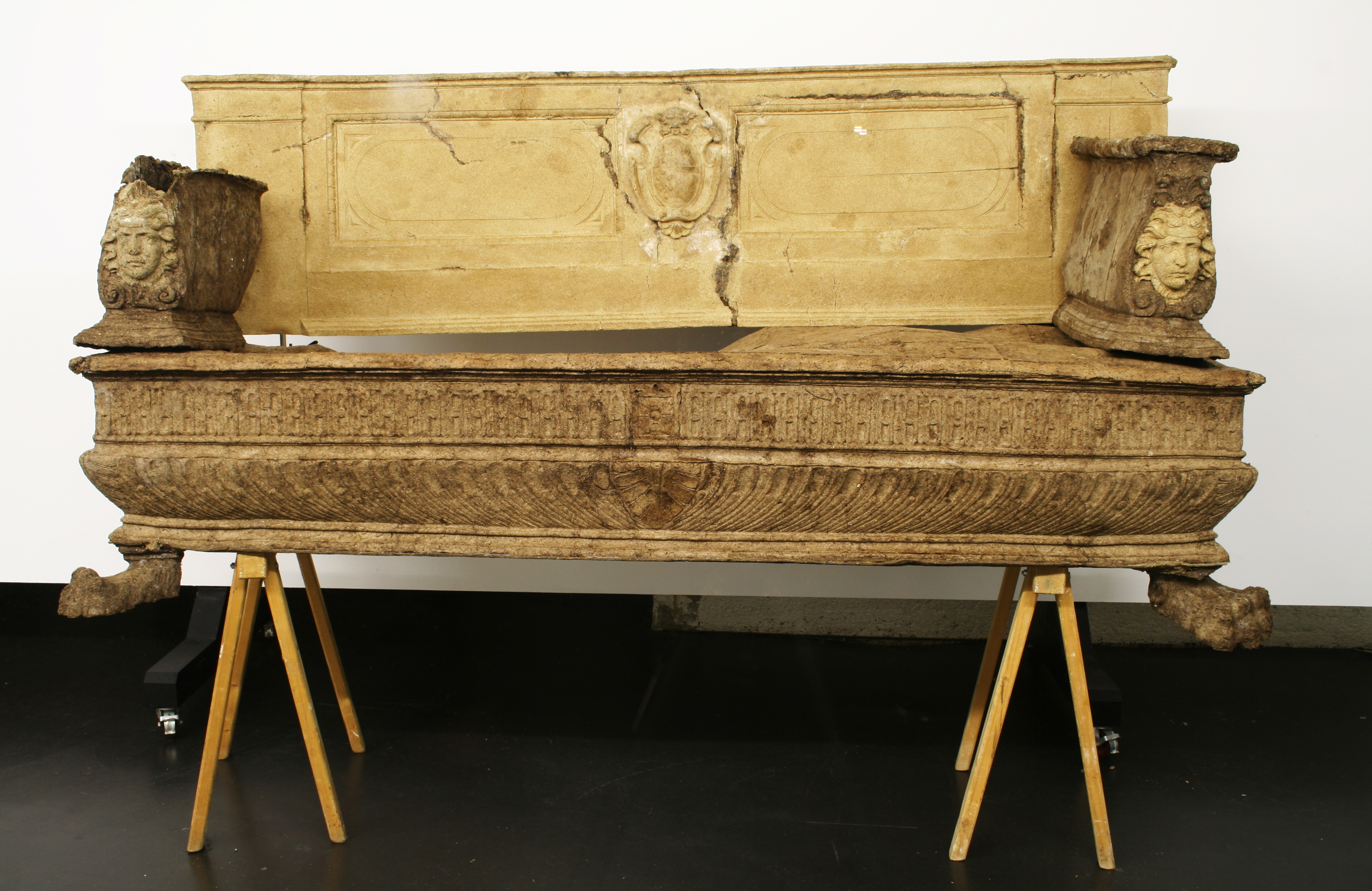 o.T. [neophytic bench]