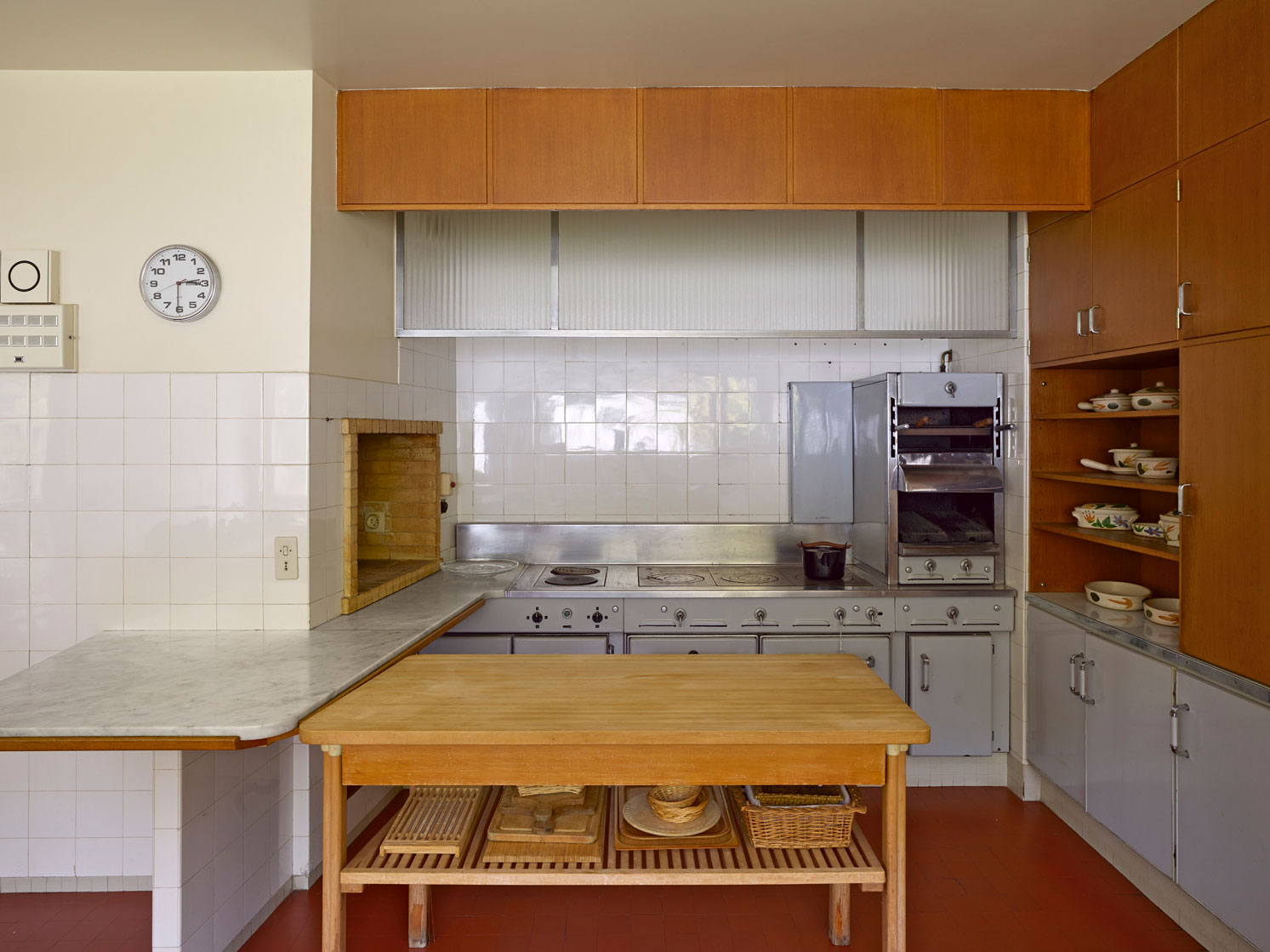 ALVAR AALTO - MAISON LOUIS CARRÉ - BAZOCHES-SUR-GUYONNE. FRANCE