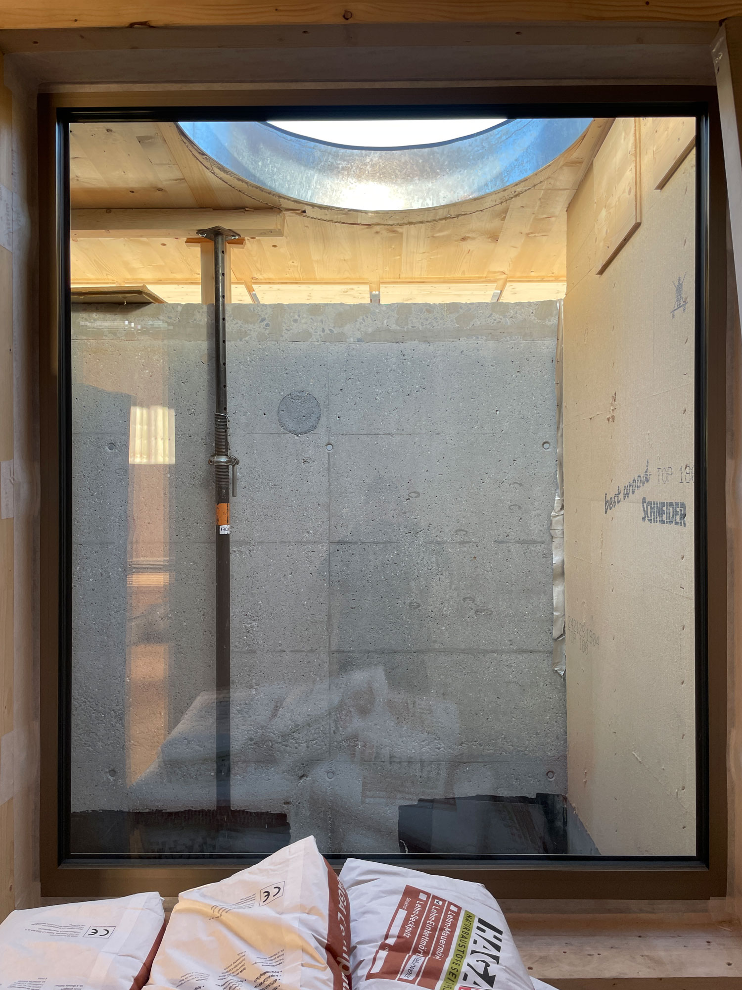 09.12.24 - Das Zendo Balzers ist aufgerichtet. 