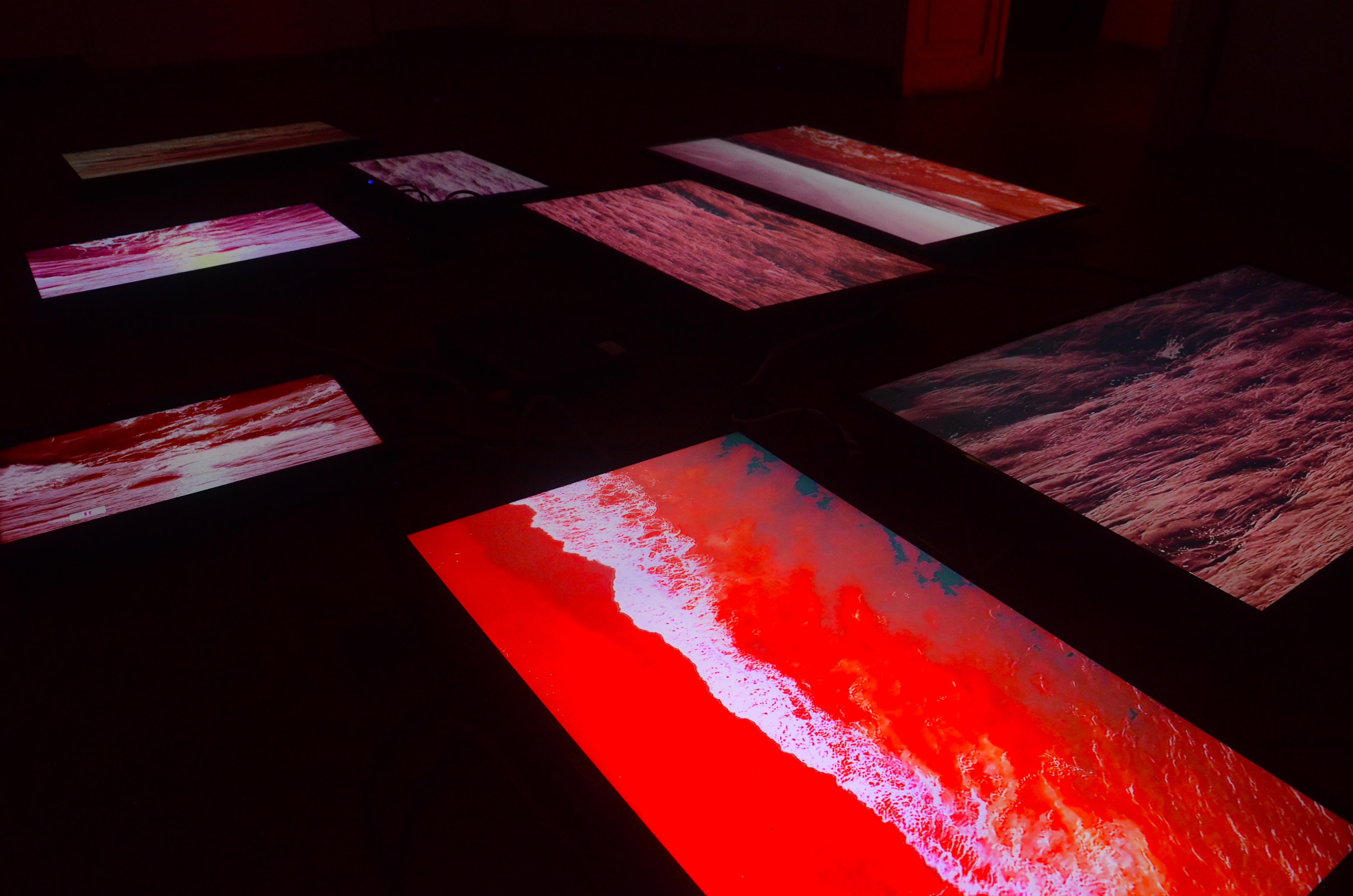 Exhibition view of 'Red sea' multimedia installation at self-managed cultural space 'Casa de Mamus'