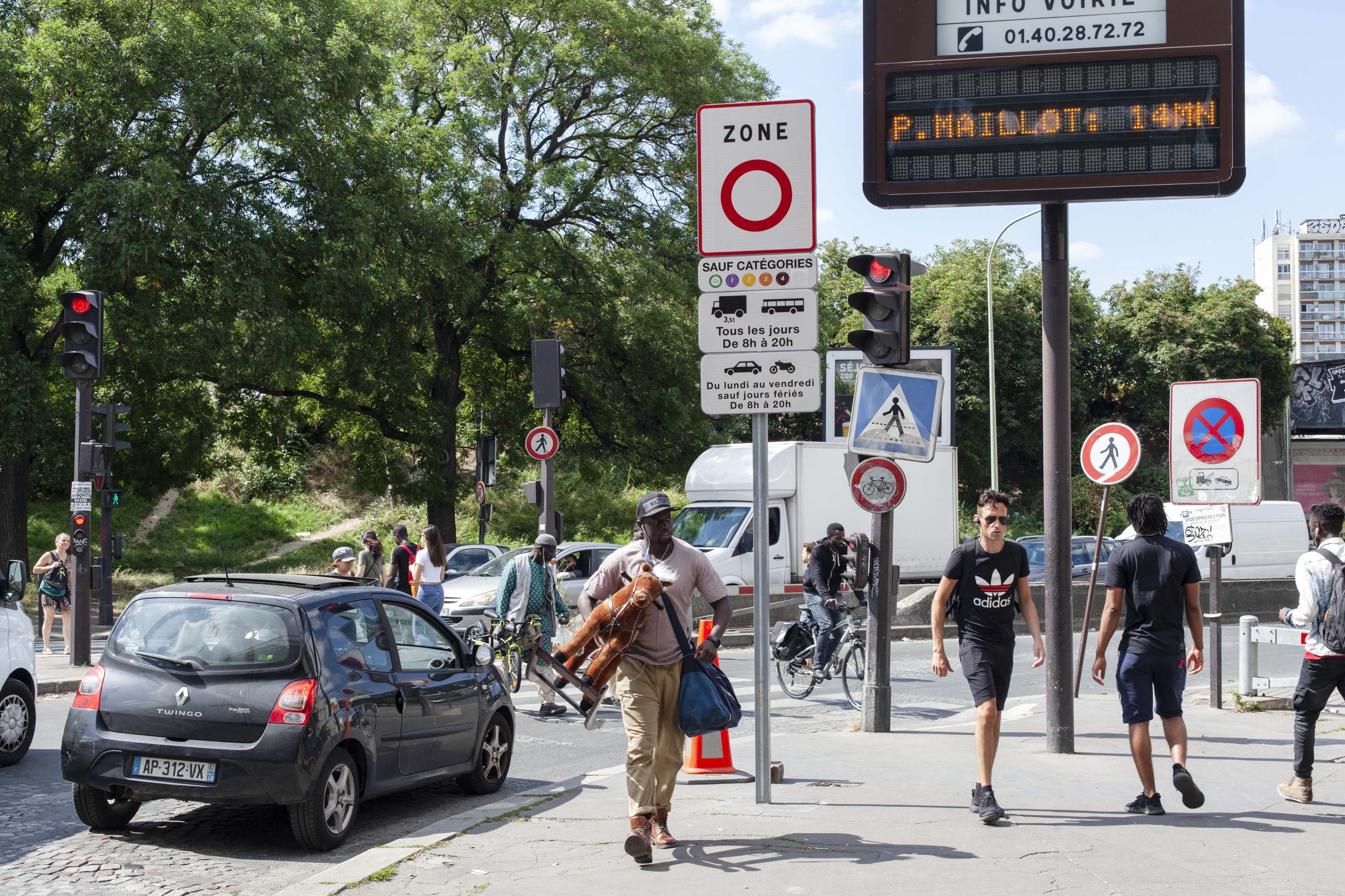 julien crégut - Place Auguste Baron - 75019 / Tentative d’épuisement d’un espace - ©juliencregut