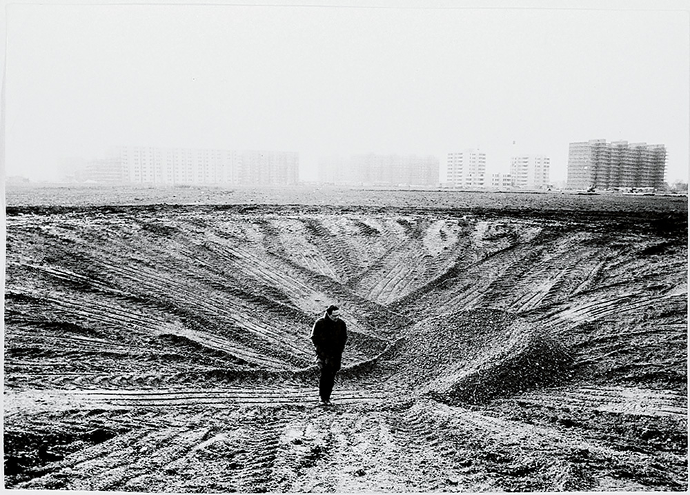 Munich Depression | Michael Heizer