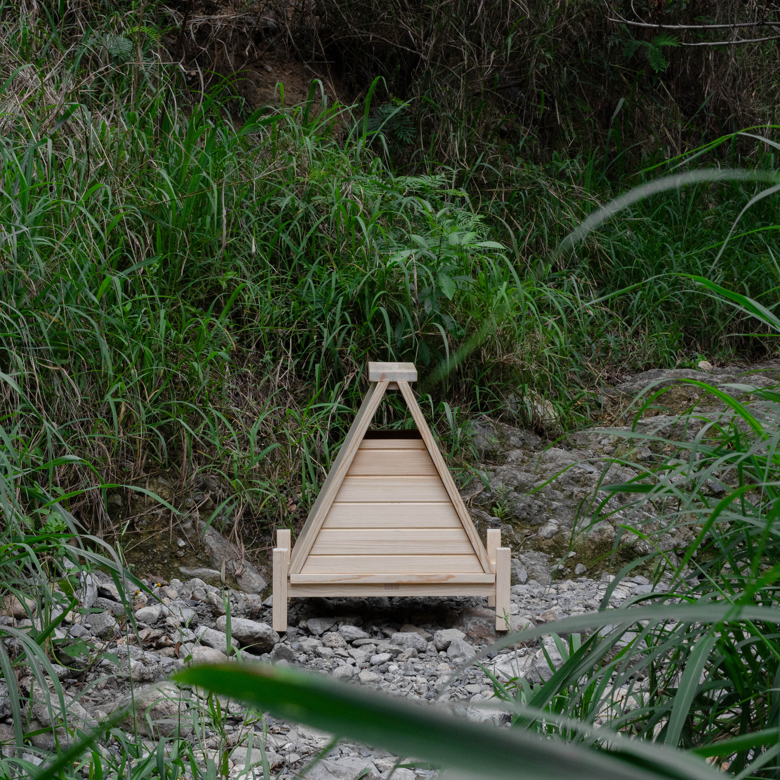 Opossum Shelter [JORGE DIEGO ETIENNE]