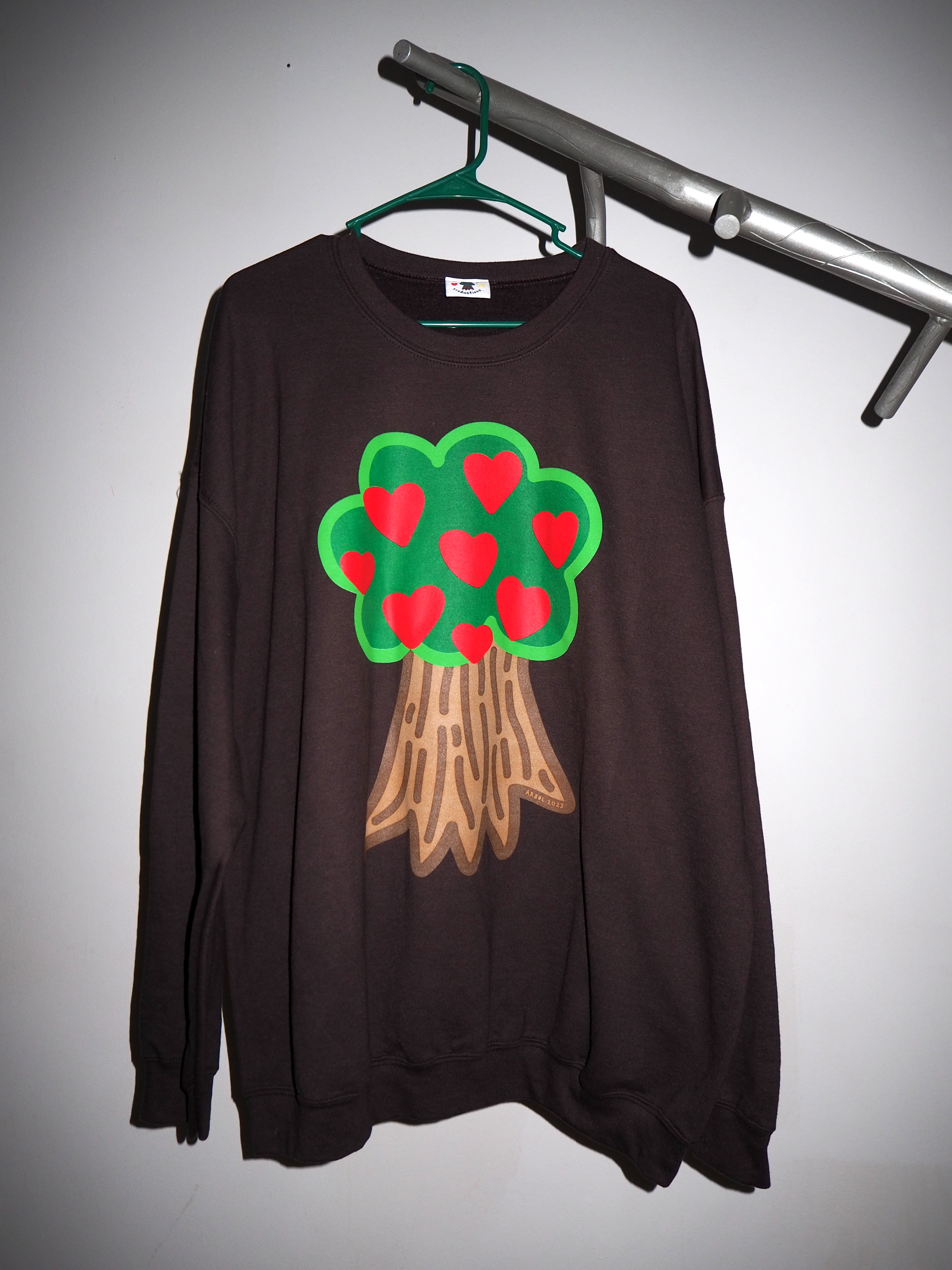 ARBOL AMOR sweatshirt - $10.00