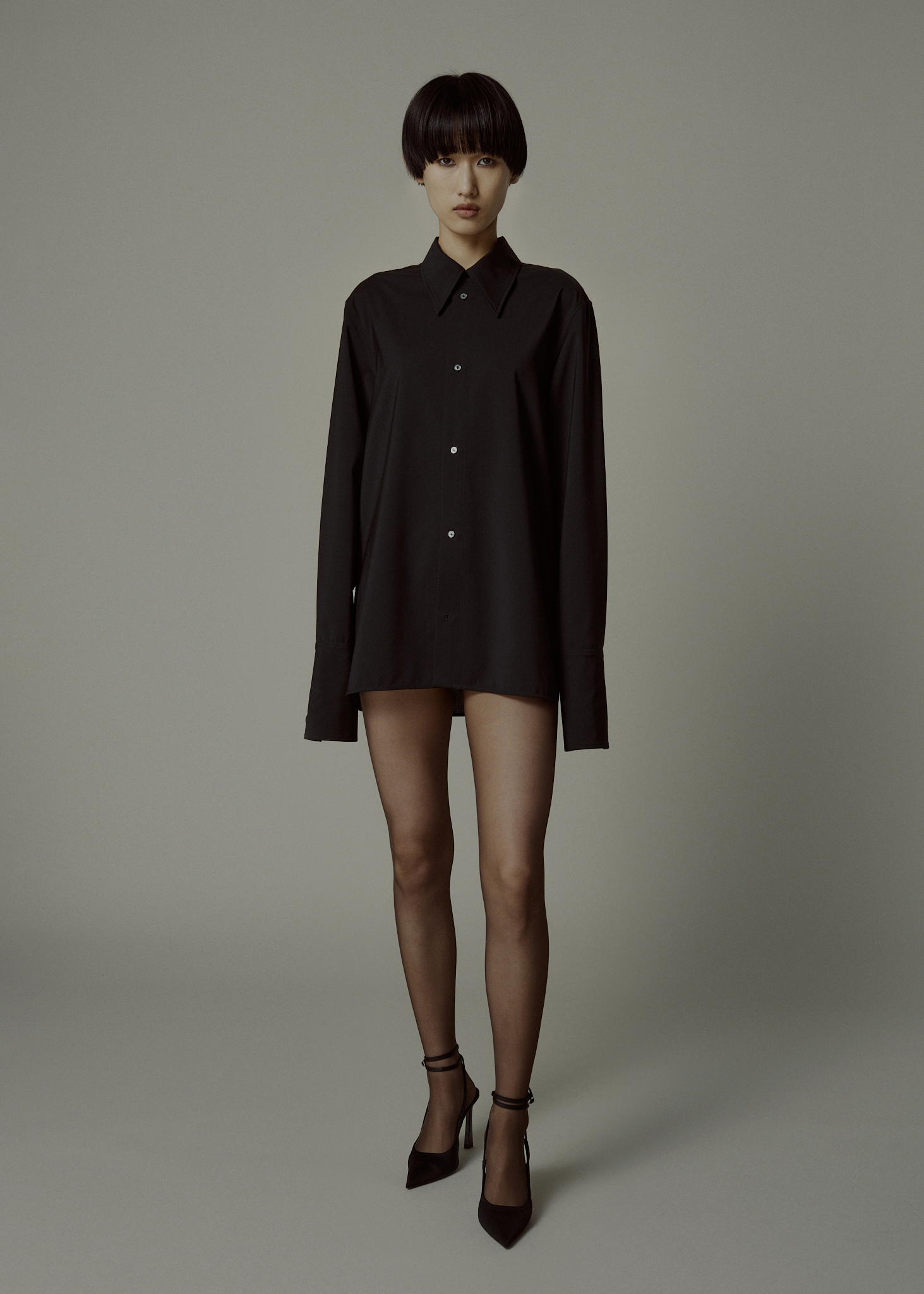 ADRIÁN SHIRT IN CREASE-RESISTANT WOOL, NOIR | 700 GBP