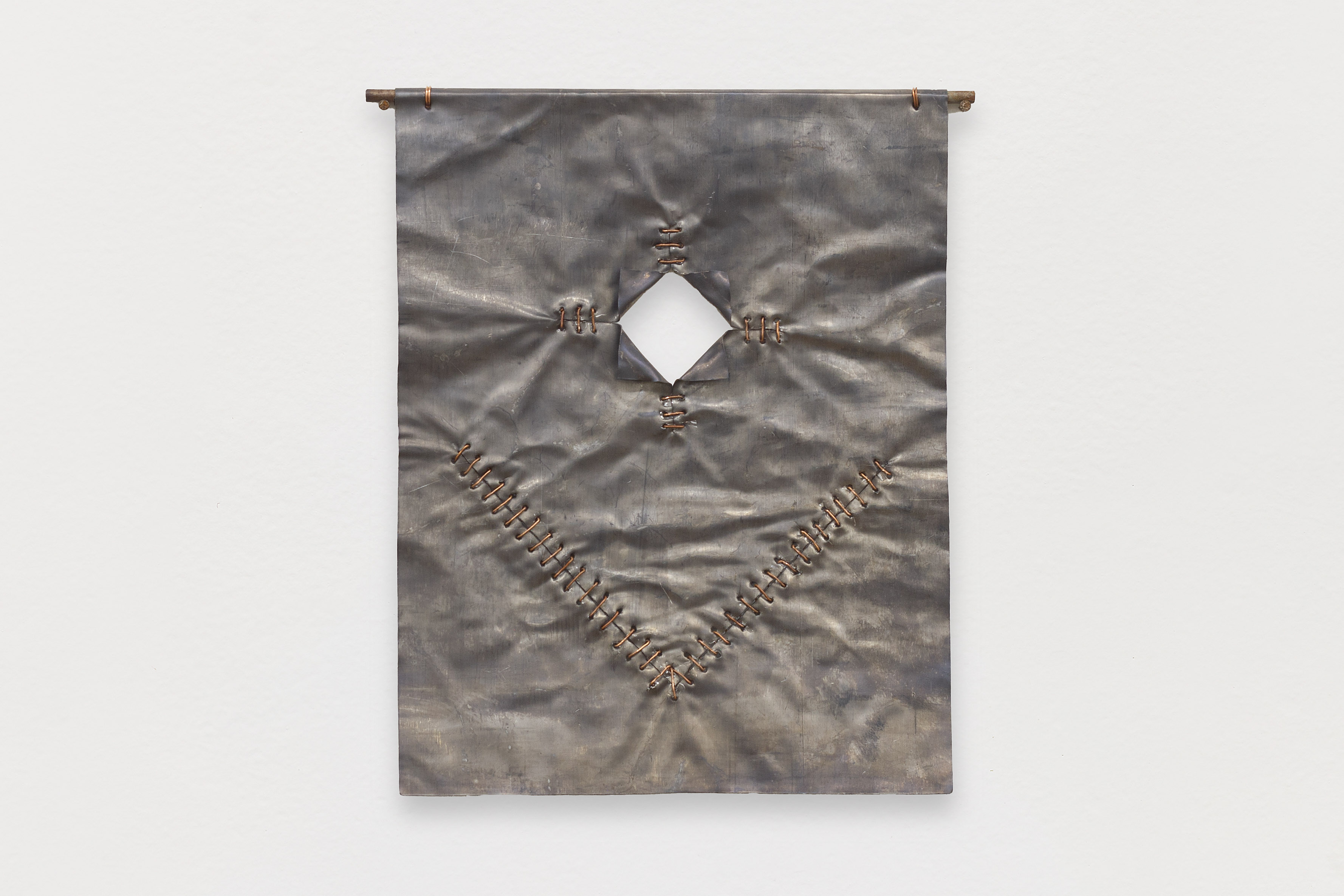 Sutura Geológica 6Chumbo, cobre e ferro. 33,5 x 29 cm. 2024