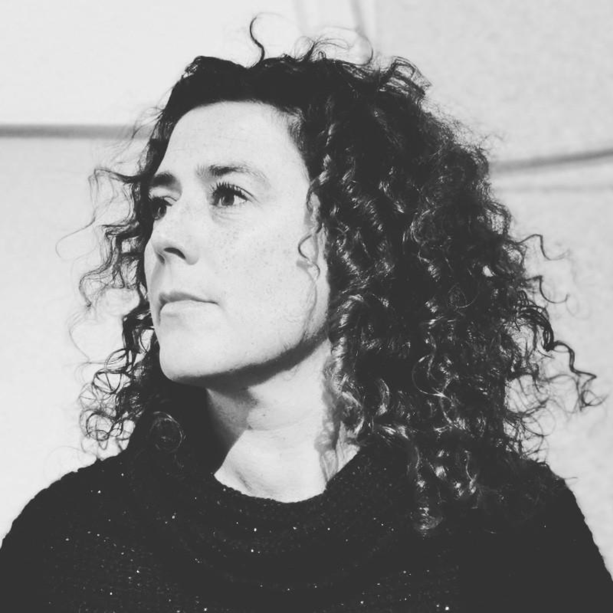 Juliette Brederode (NL) - Artist and researcher with a passion for connecting the dots between the corporate and creative worlds to make meaningful impact.