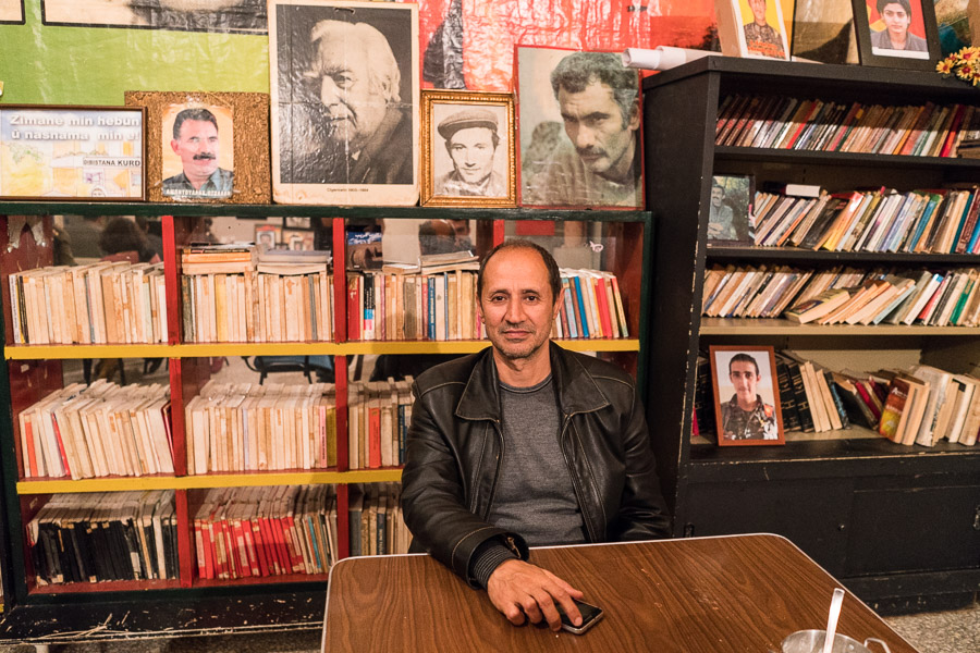 Ancien membre de la municipalit&eacute; de Sur, quartier historique de Diyarbakir, contraint d'&eacute;chapper &agrave; la vague de r&eacute;pression post-coup d'&eacute;tat de 2016 par le gouvernement turc.