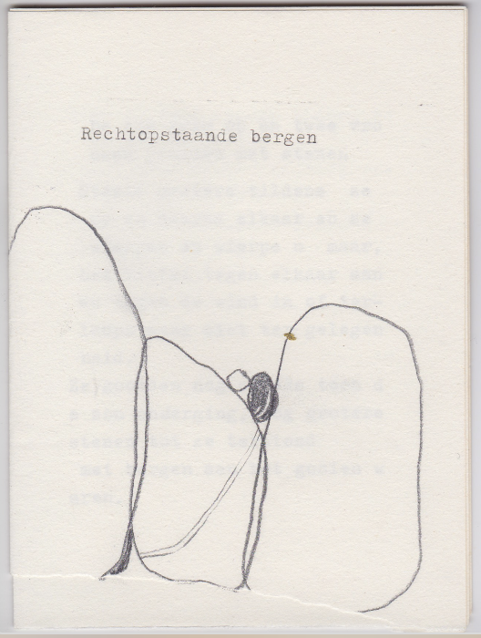 titelpagina van 'rechtopstaande bergen', een tekst over vrouwen, stenen en liefhebben.