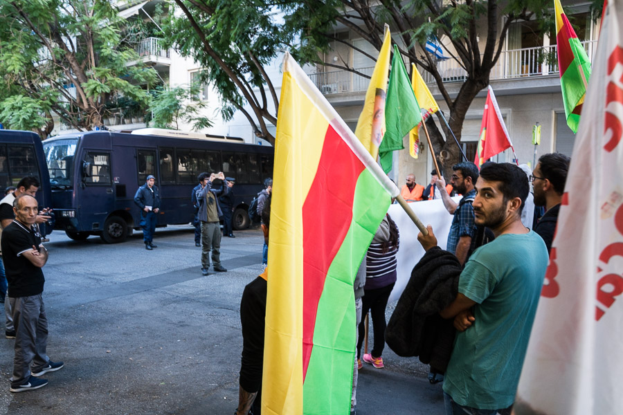Octobre 2018. Un an plus tard, Ahmed est toujours l&agrave;. Il vit &agrave; Ath&egrave;nes dans un squat avec d'autres kurdes.