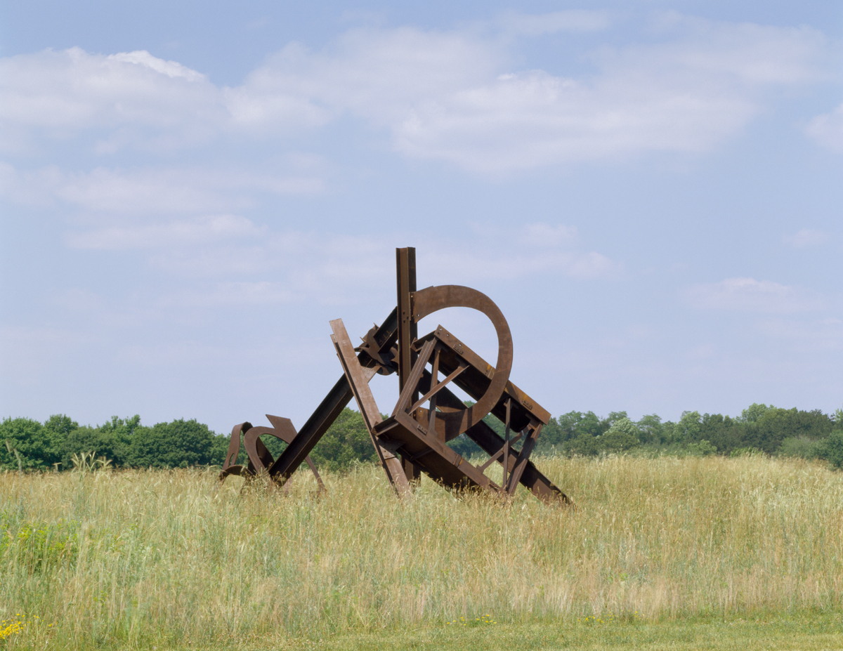 Chonk On, 2000 steel 19’ 6” x 32’ x 14’ 3" Collection of the Artist. Photograph ©Jerry L. Thompson