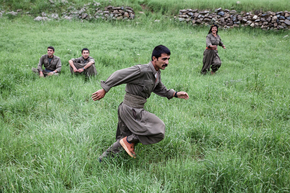 Qandil, kurdistan Parmi les activit&eacute;s, des jeux collectifs qui permettent de renforcer le travail en &eacute;quipe, et travailler le sens strat&eacute;gique.