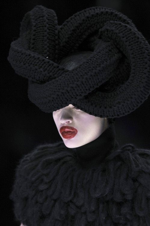 Philip Treacy x Alexander McQueen