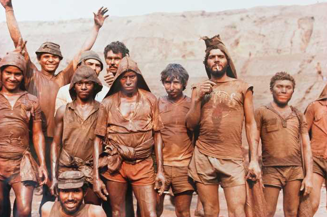 Alfredo JaarGold in the Morning (Group), 1985Fujiflex print48,3 x 73,7 cm