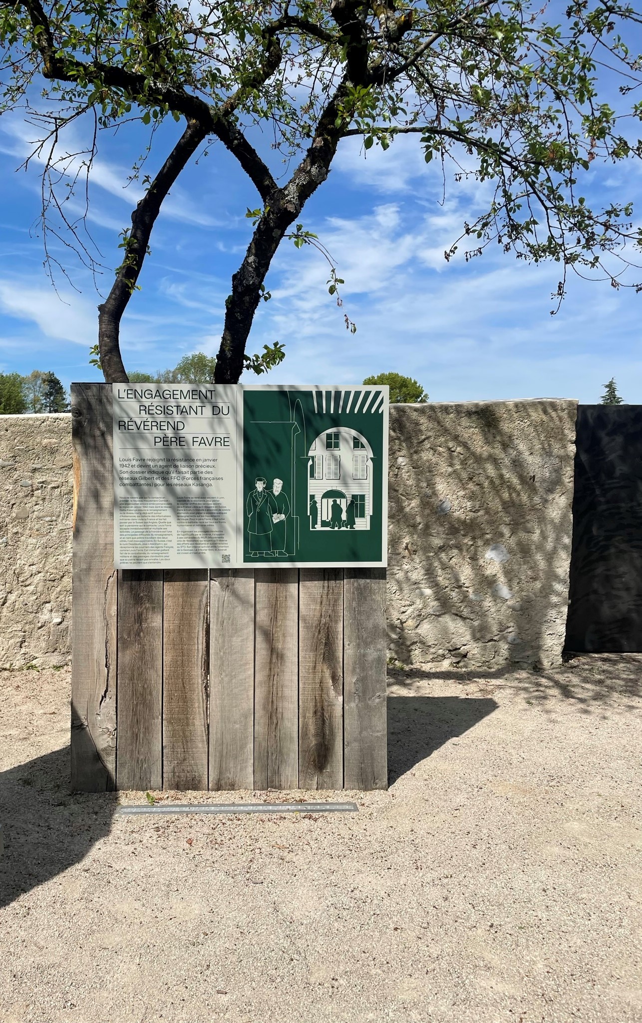 05/05/2023 - INAUGURATION Inauguration du mémorial de la seconde guerre mondiale, dans le collège/lycée le Juvénat à Ville-la-Grand.