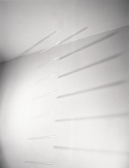 1991   I   untitled   I   steel and glass    I   290 x 40 x 8 cm