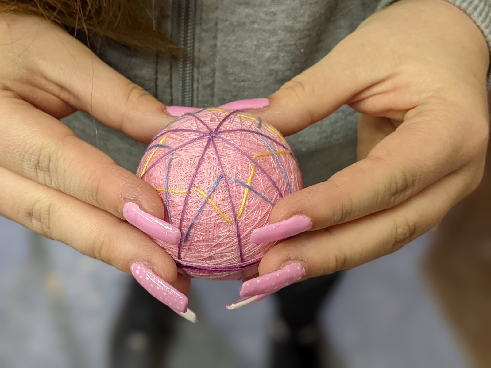 Making Temari balls