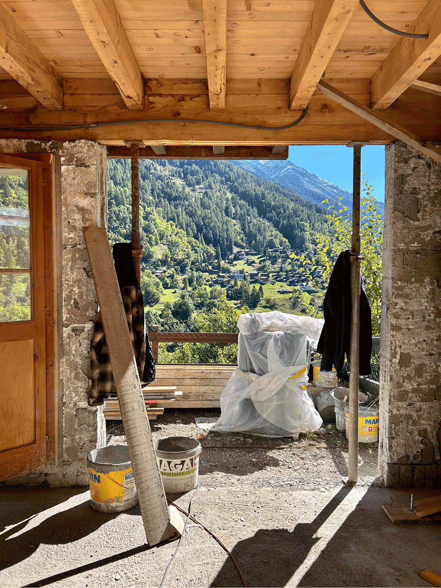 MAJE / under construction 