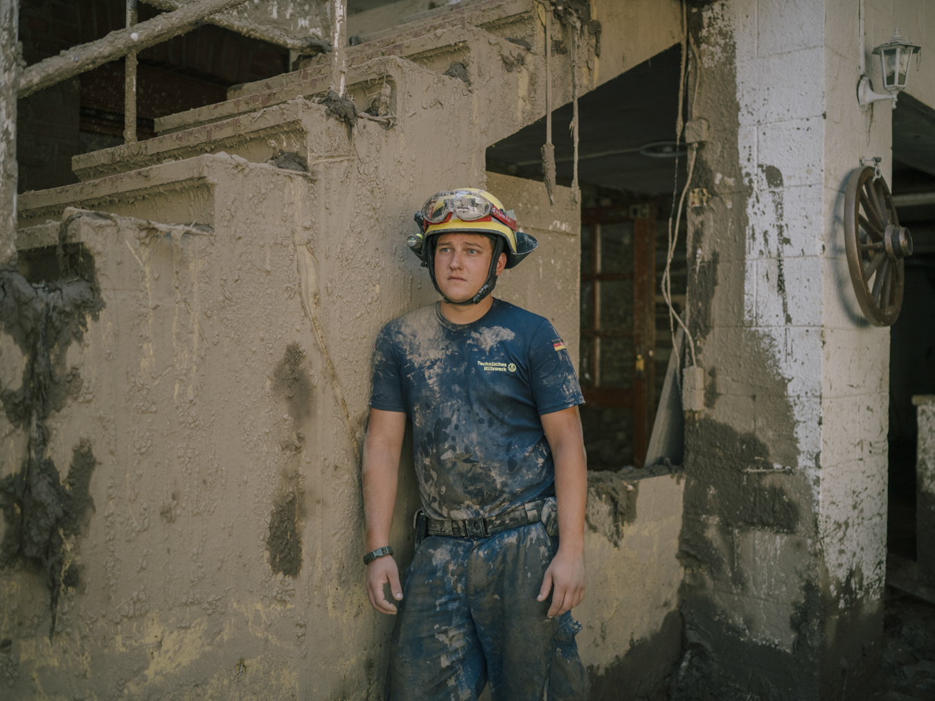 Daniil Taranov (25) poses for a portrait after working for the THW in Altenahr. The building contractor from Groß-Gerau volunteered in the flood area for four days and pumped out the cellar: "I've never seen anything like it. Many citizens just talk and do nothing. But I really want to do something that is my demands on myself ". Altenahr, July 23, 2021