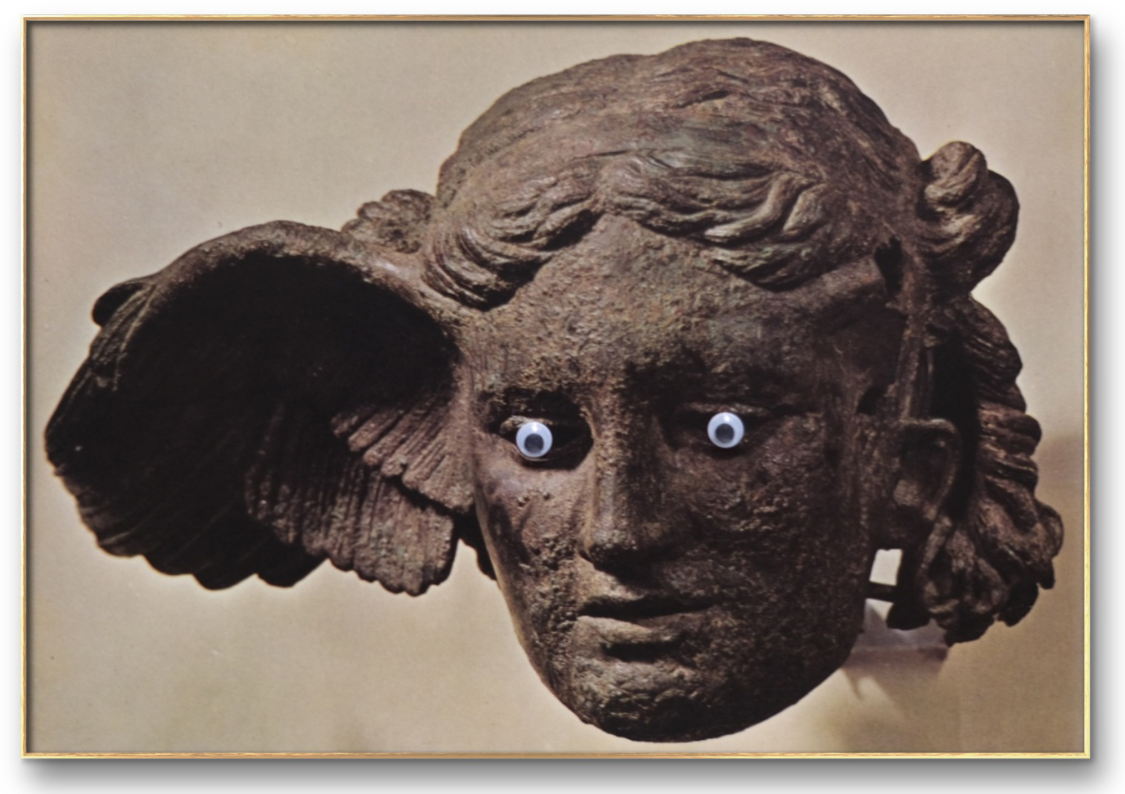 Arte grega (ou cópia romana do original grego) Cabeça de Hipnos (Sono).séc IV a.C. Bronze. Proveniente de Perúgia. Museu Britânico de Londres.
