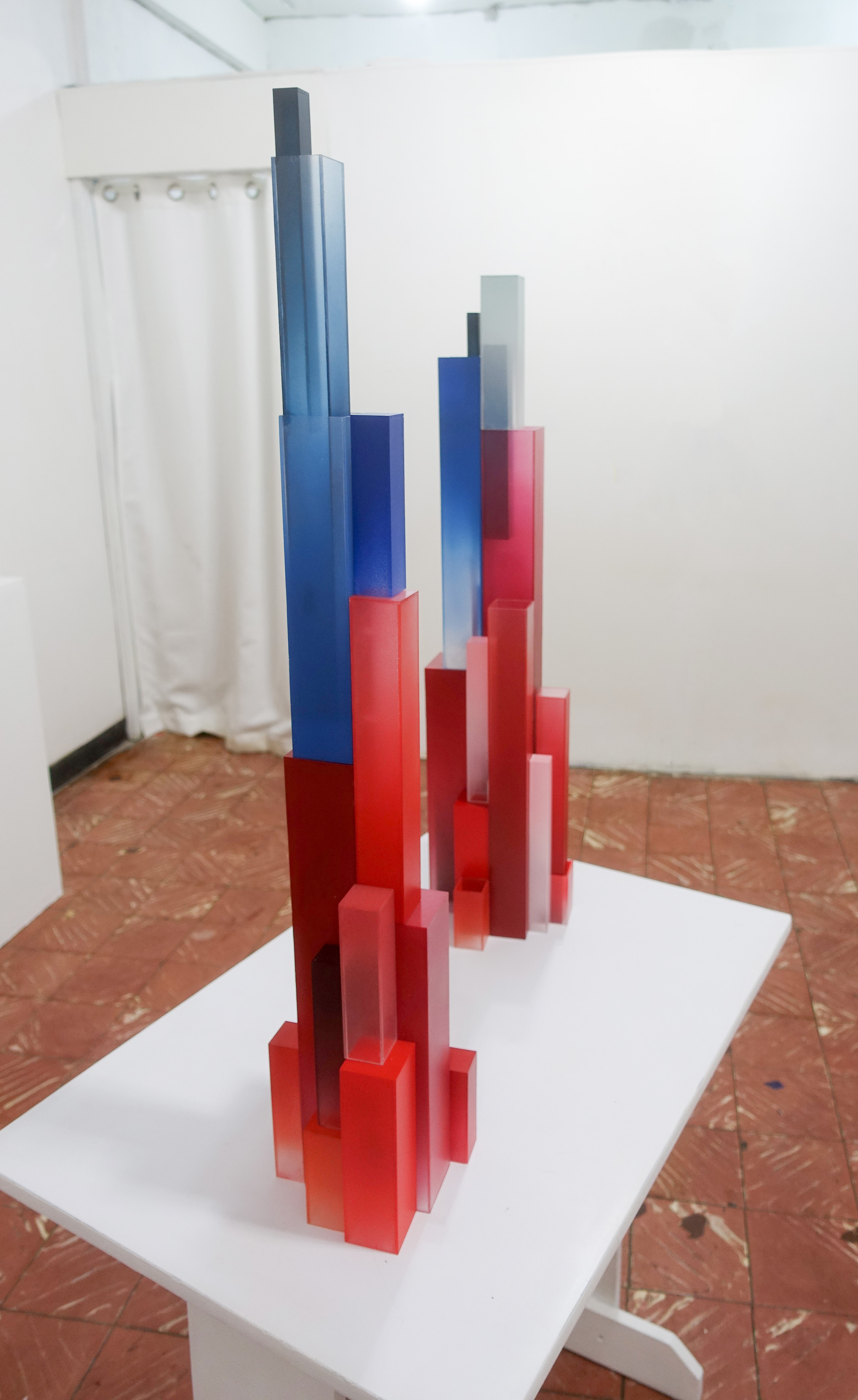 2016 (approximately 22.86 cm x 22.86 cm x 90.17 cm & 22.86 cm x 22.86 cm x 81.28 cm)