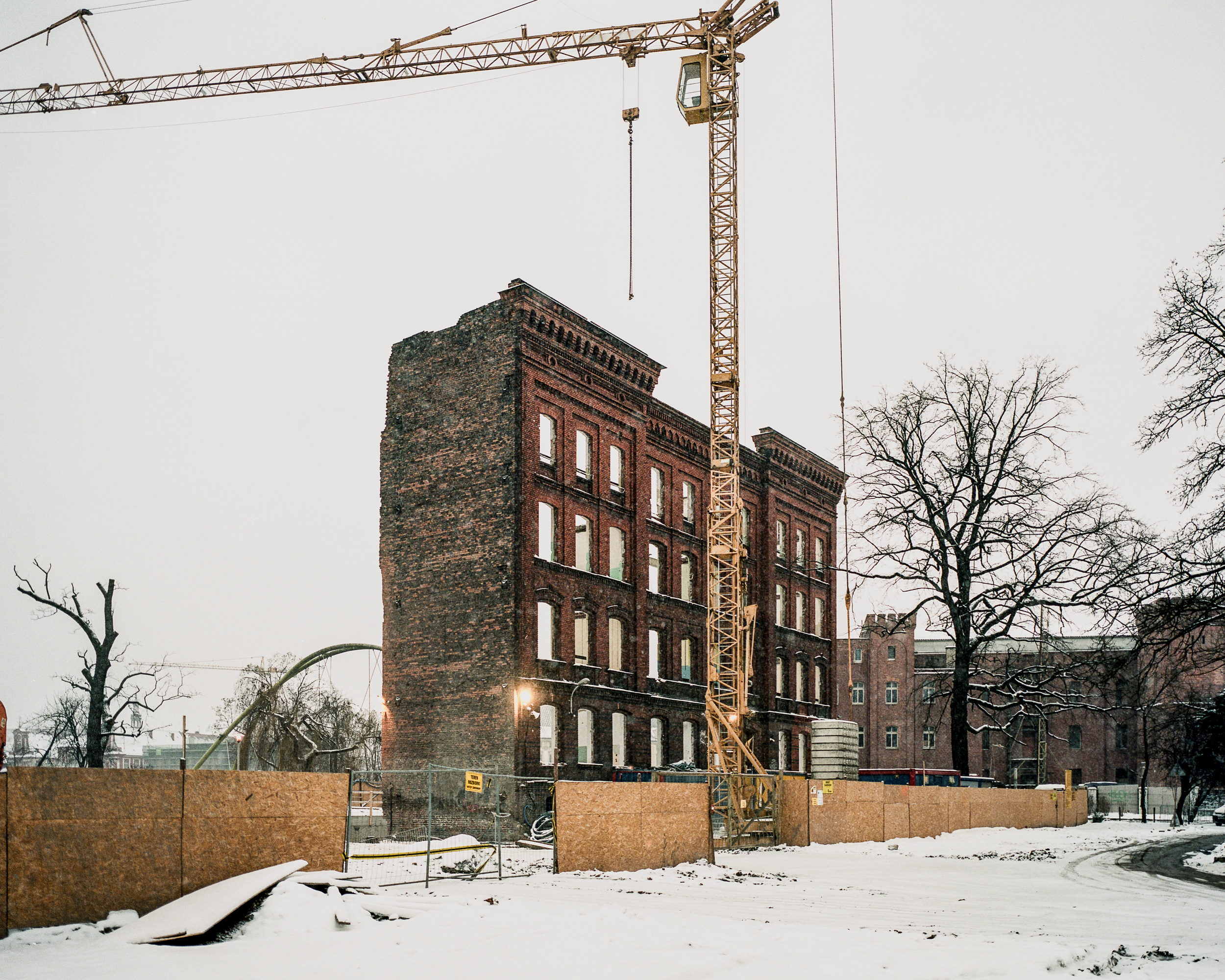 The building of the former elementary school at 5-7 Drobnera Street in Wrocław, entered in the municipal register of architectural monuments, was sold to a private investor. Despite the historic character, the investor leaves only the facade of the original building; this way of reconstruction is called by some the Wrocław school of renovation.