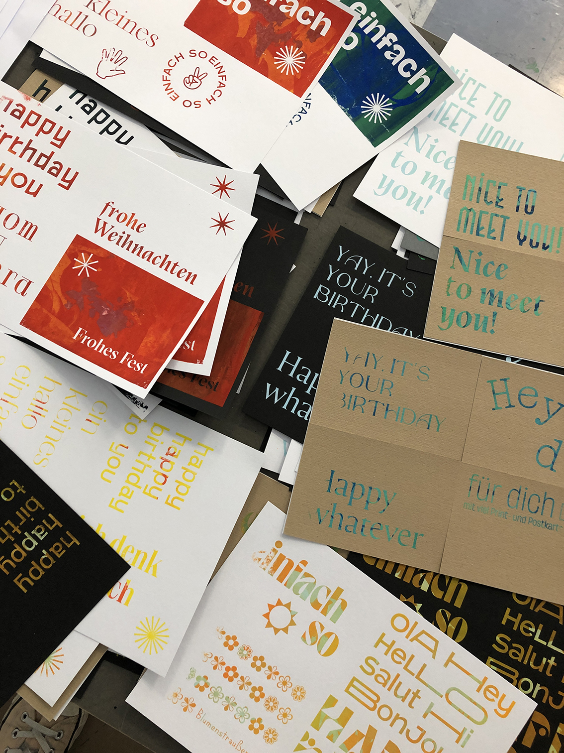 Typo-Postkarten im Siebdruck hergestellt
