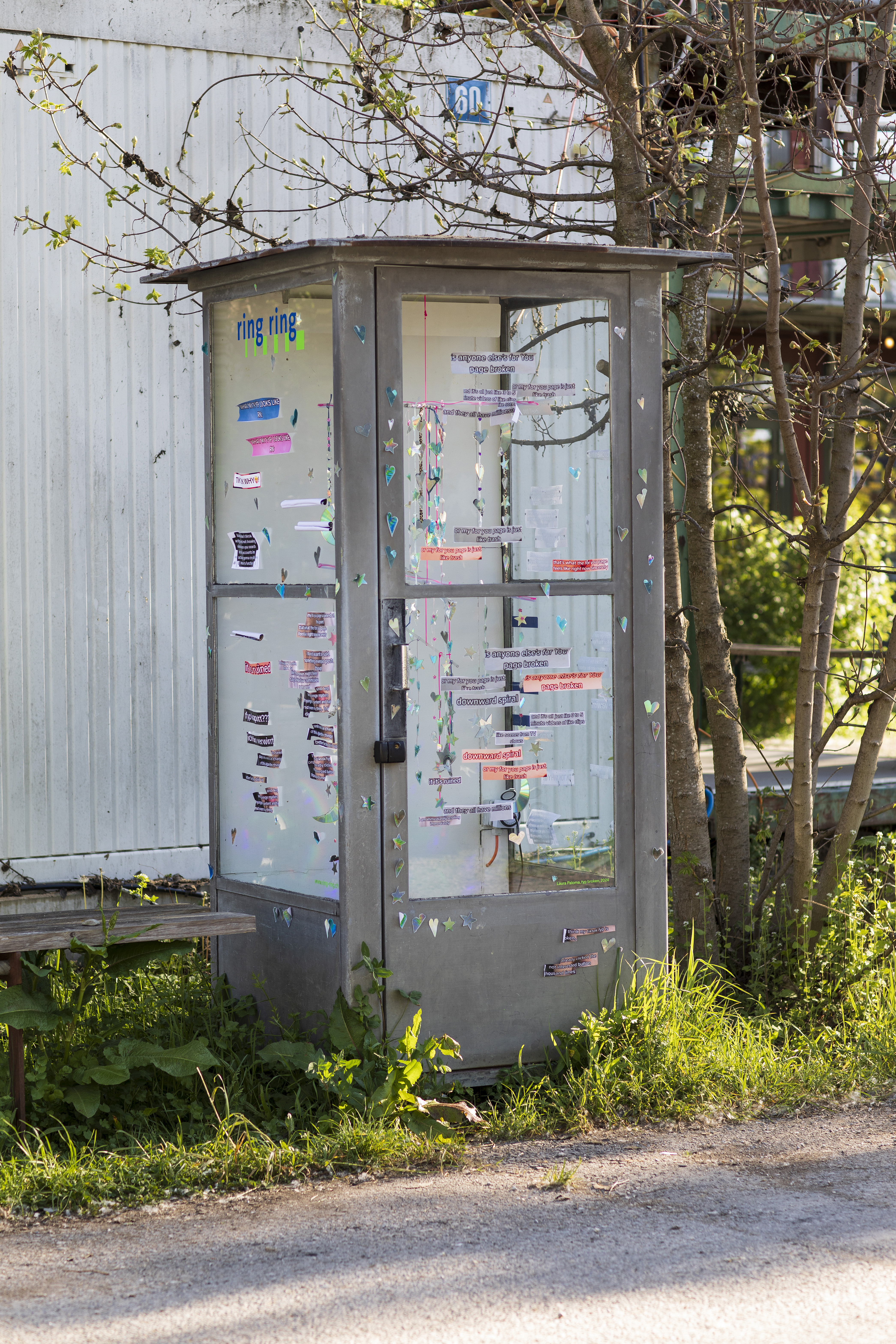Diverse Materialen für Mobile und gedruckte Textelement, Zürich, 2024.