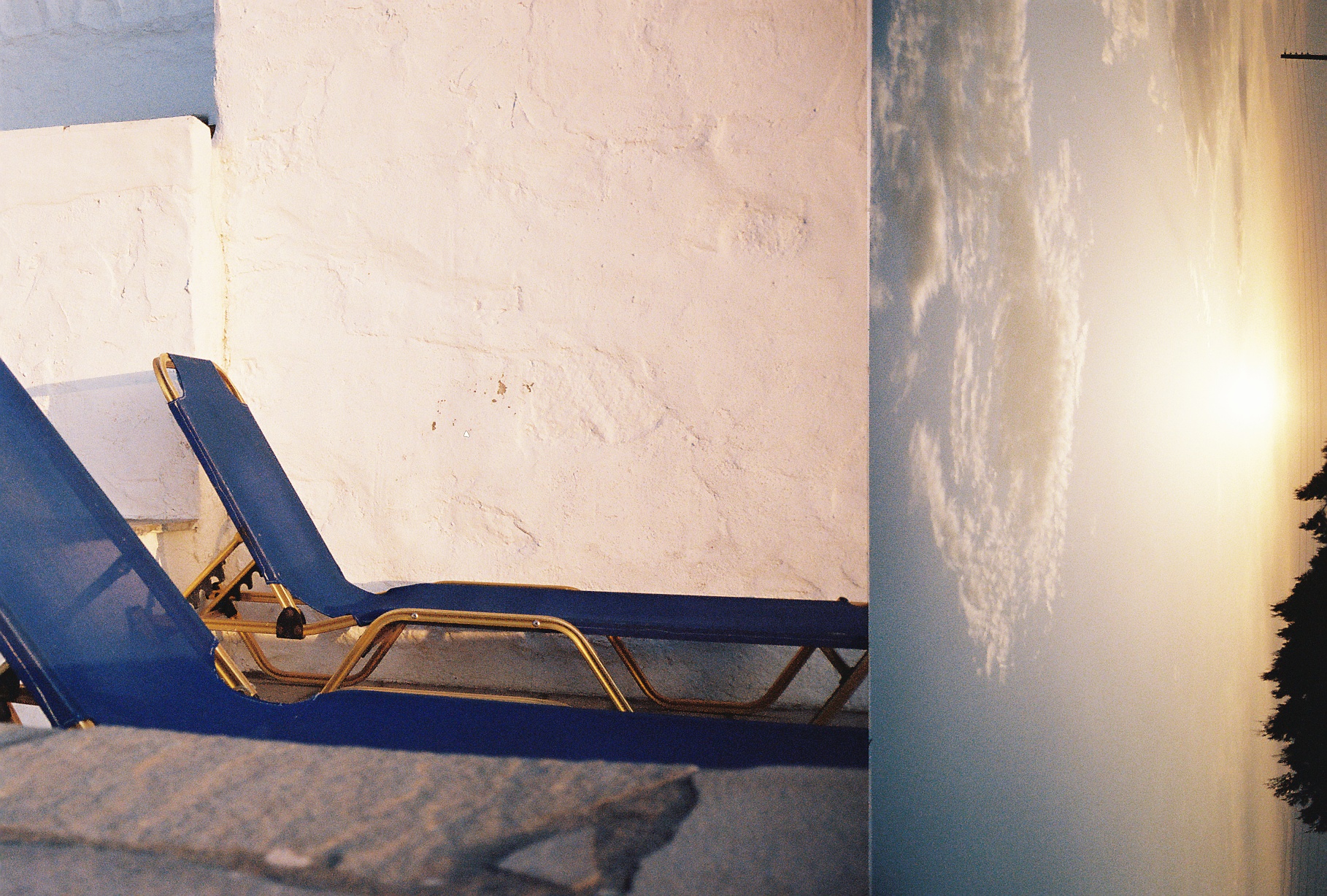 Plenty of sun and wind on the veranda facing north.