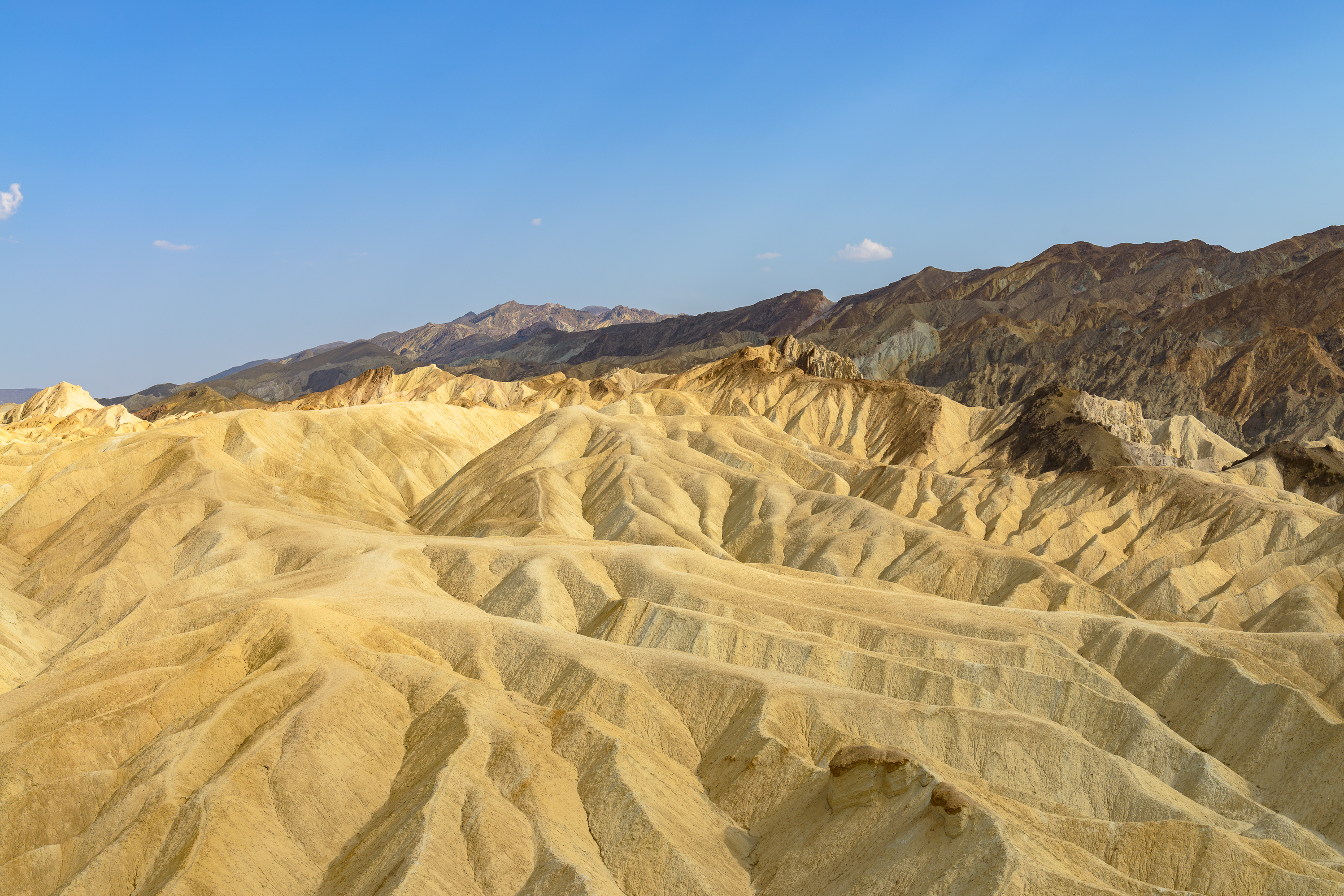 La vallée de la Mort (Death Valley) dans désert des Mojaves en Californie.Badwater, est à −85,5 mètres sous le niveau de la mer. Température relevée à Furnace 56,7°. Il faisait 52° ce jour là.