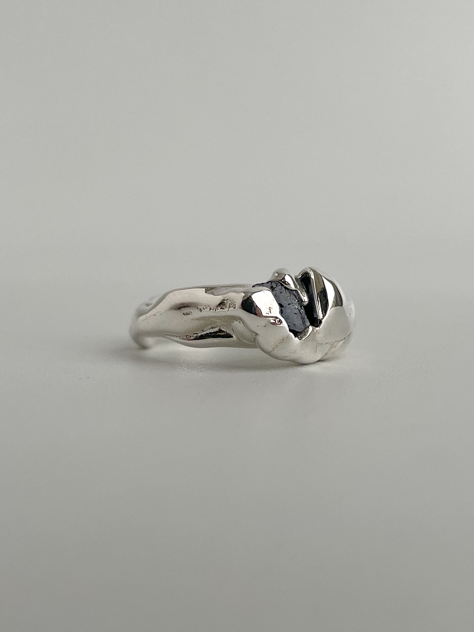 HIDDEN CONTRASTS SIGNET - SIZE H - SOLD