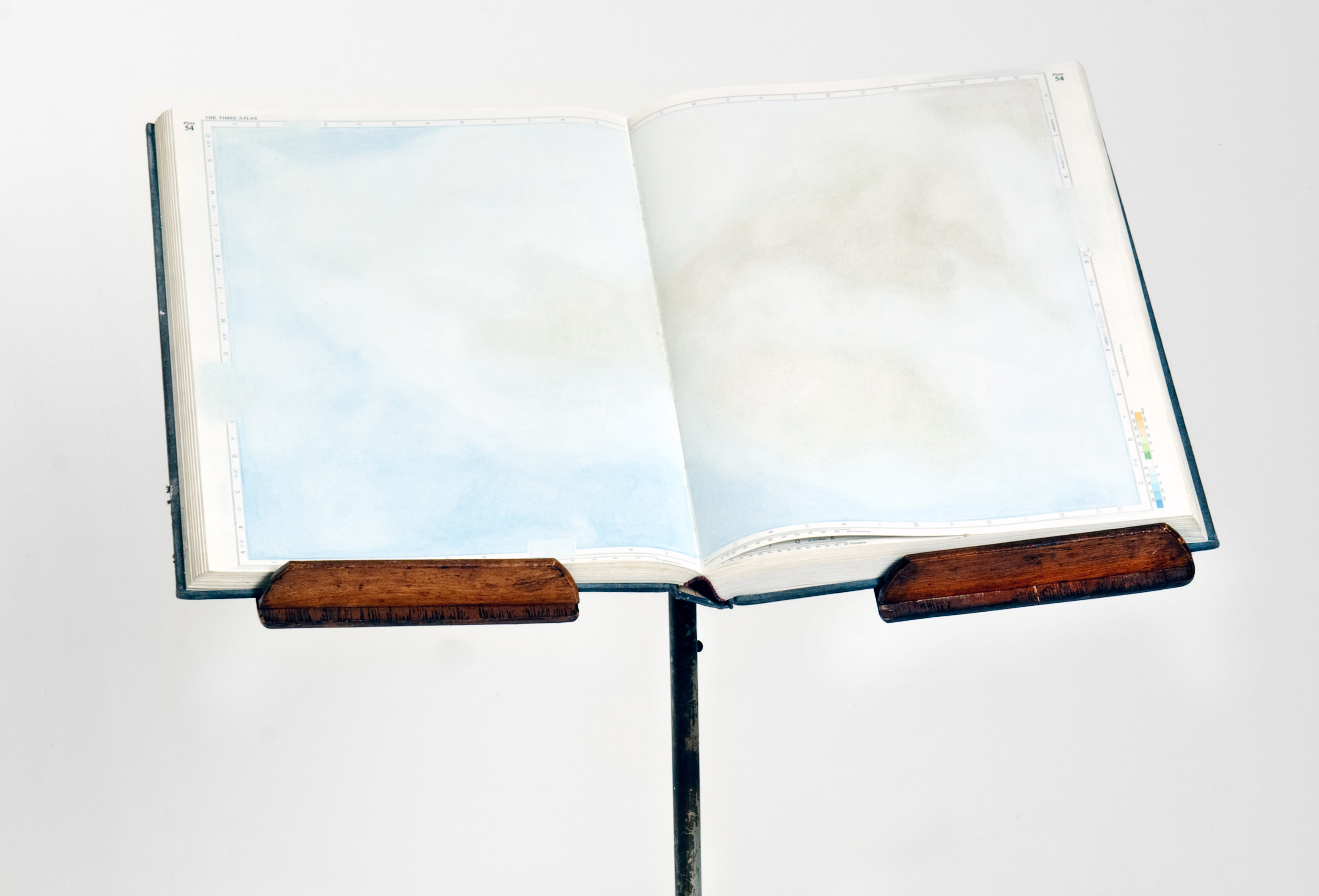 The Times Atlas of The World, 2012, Outdated sanded Atlas, 550 pages 