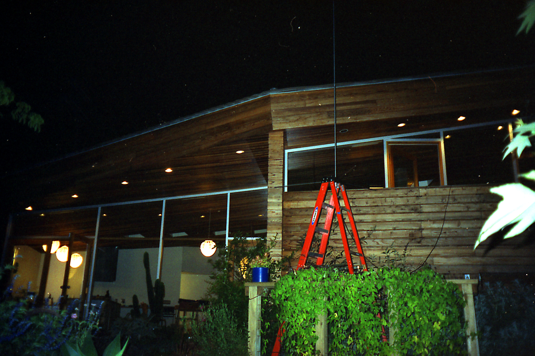 The first broadcast was from Jorge Pardo's home in Mt Washington (LA), which he convinced MOCA to pay for as a walk-through work of art. Pardo later named his Chinatown bar The Mountain as a tribute to the project.