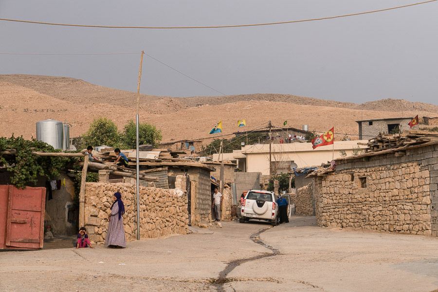 Camp de Maxmur, irak. Depuis l'attaque des jihadistes en août 2014, les habitants se sont équipés de voitures.